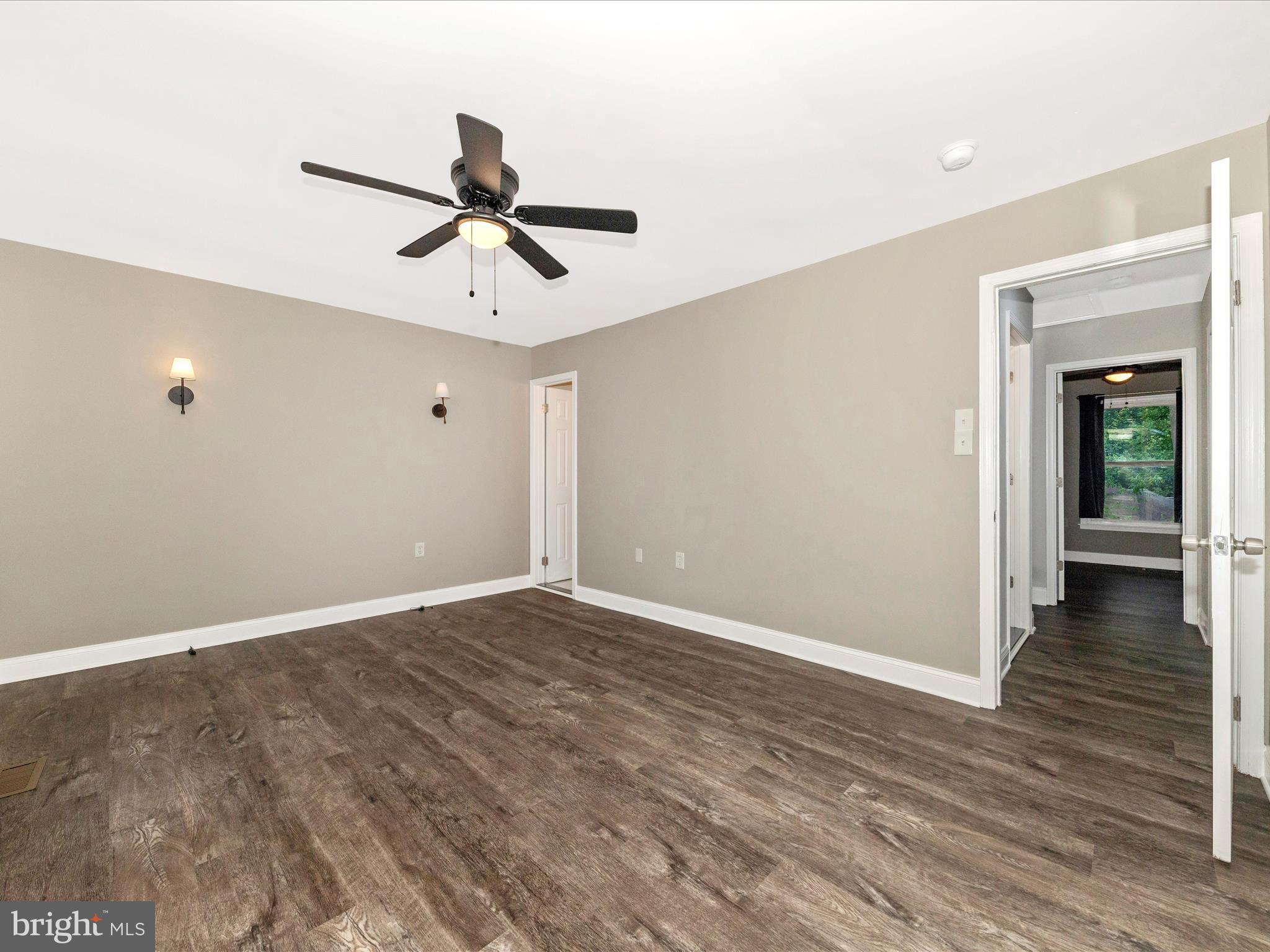 GREENCASTLE MANOR - Residential