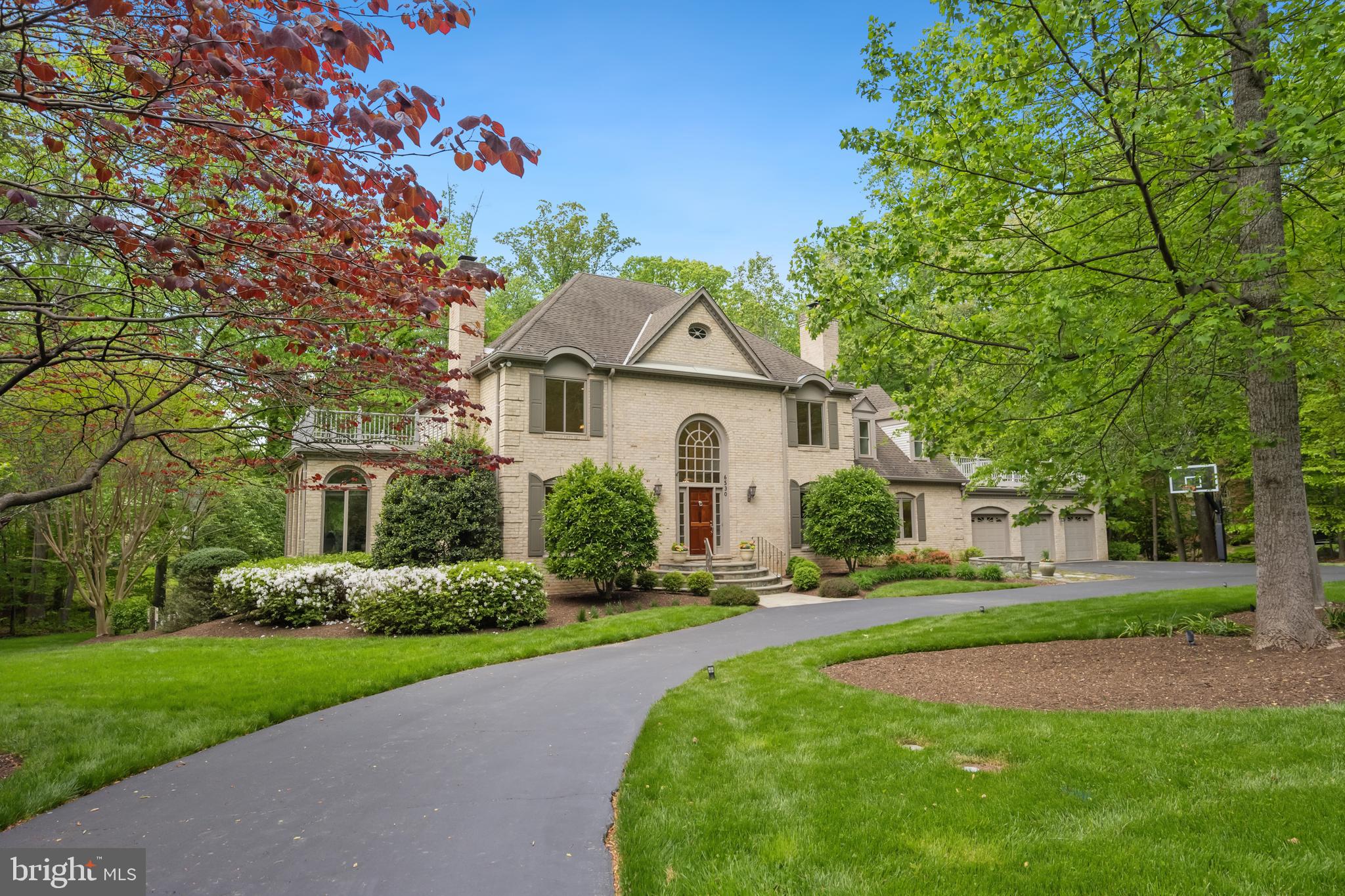 LANGLEY OAKS - Residential