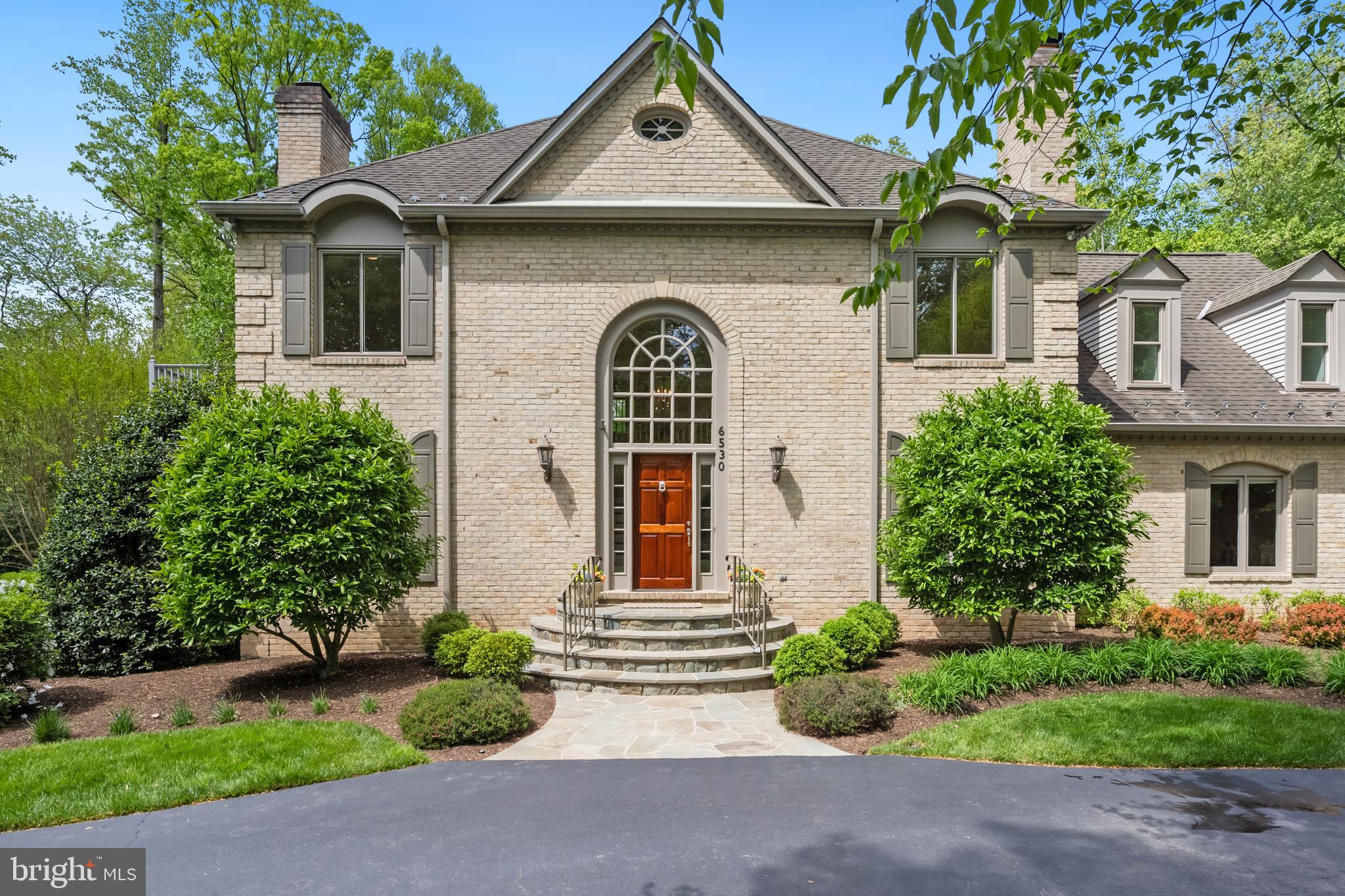 LANGLEY OAKS - Residential
