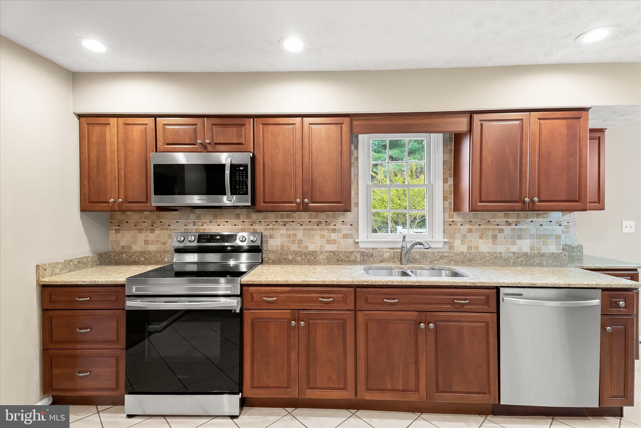 STONE HOUSE VILLAGE - Residential