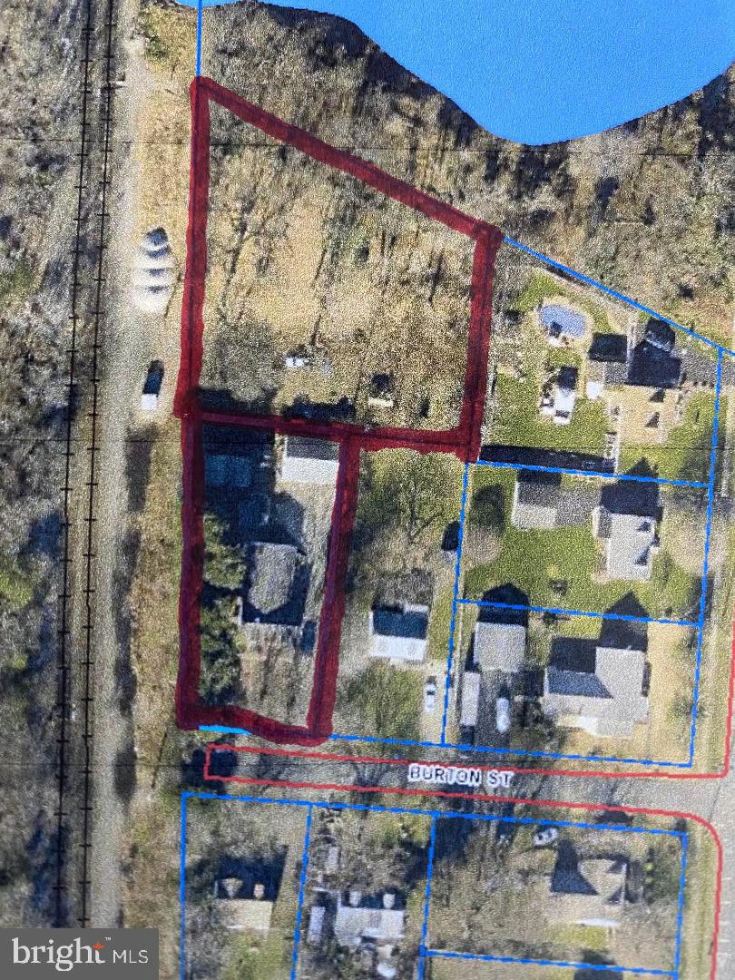 FEATHERSTONE SHORES - Residential