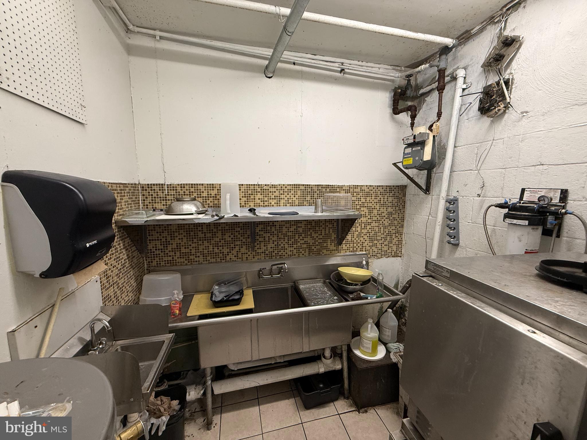 CURTIS BAY - Commercial Sale