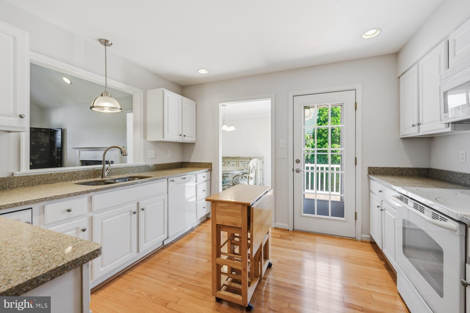 THE HOLLY'S - Residential