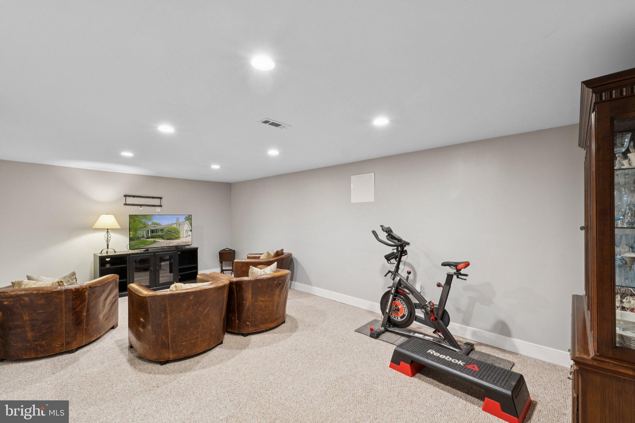 BEL PRE WOODS - Residential