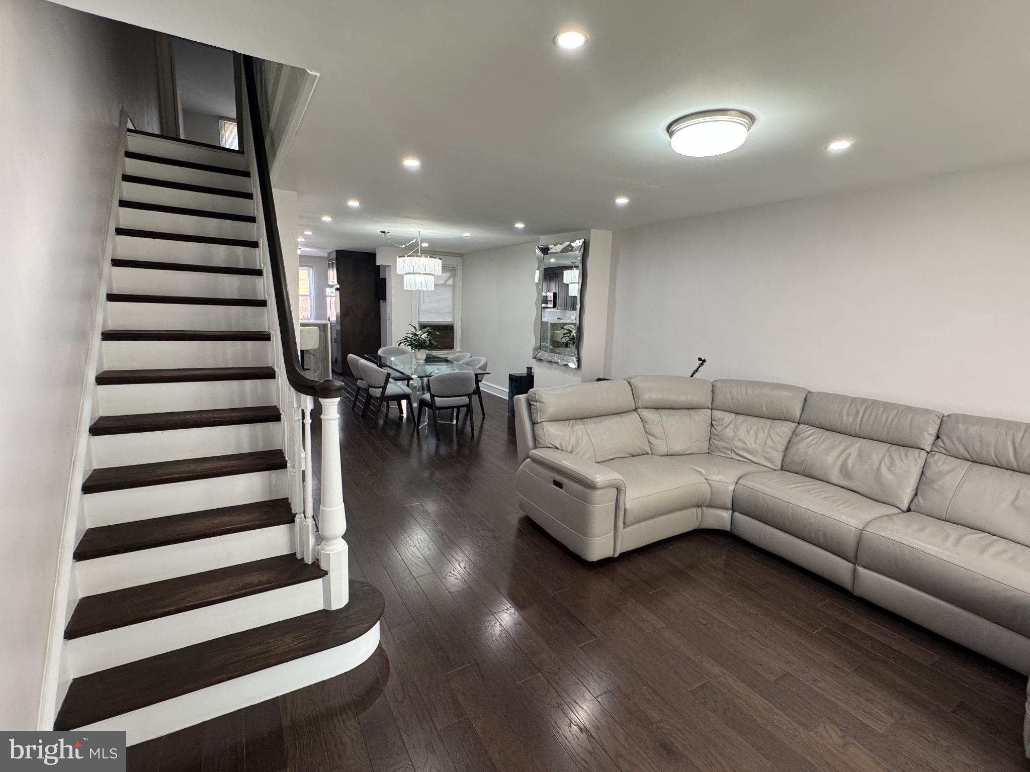 WEST OAK LANE - Residential