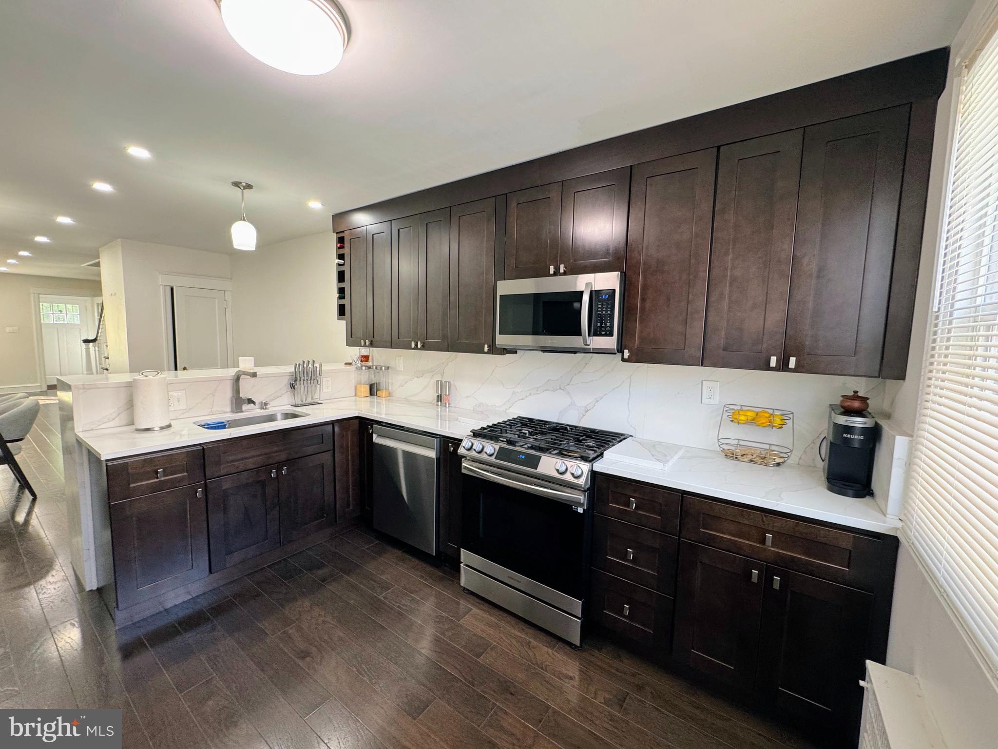 WEST OAK LANE - Residential