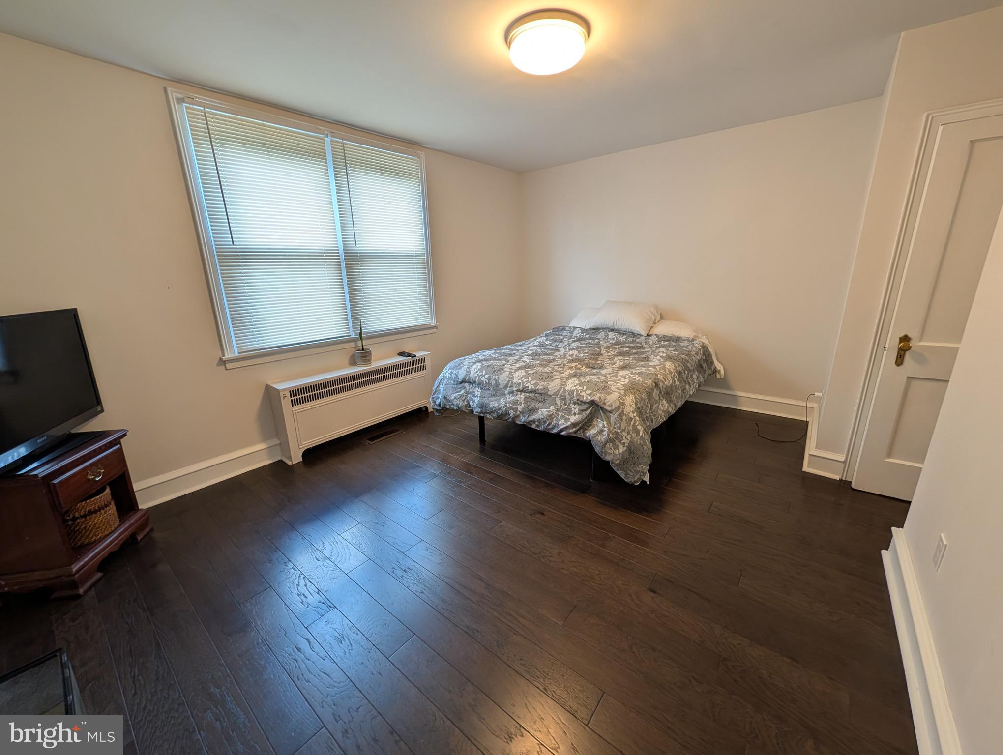 WEST OAK LANE - Residential