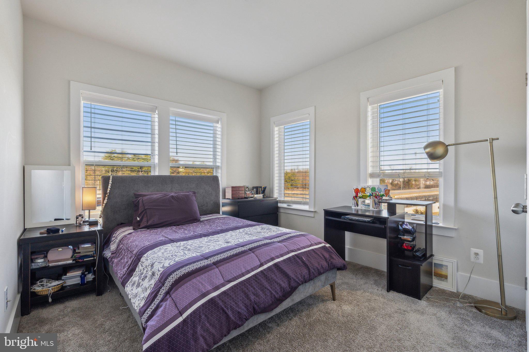 ASHBURN OVERLOOK - Residential Lease