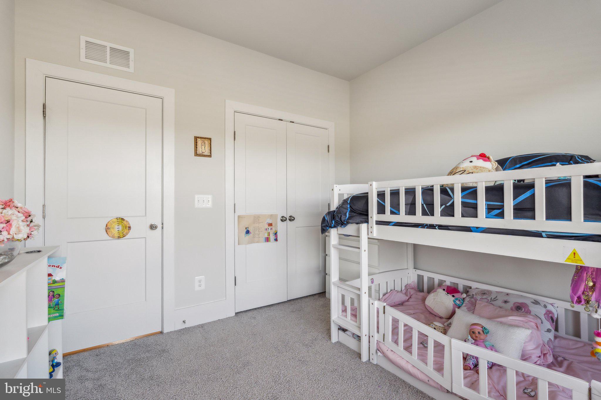 ASHBURN OVERLOOK - Residential Lease