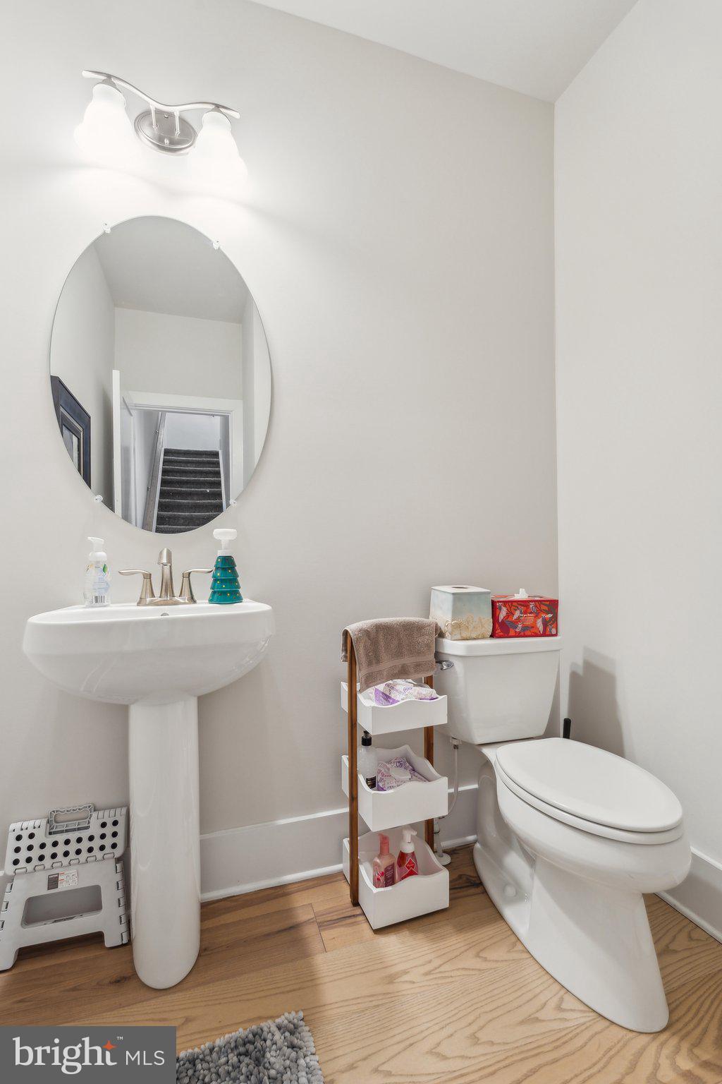 ASHBURN OVERLOOK - Residential Lease
