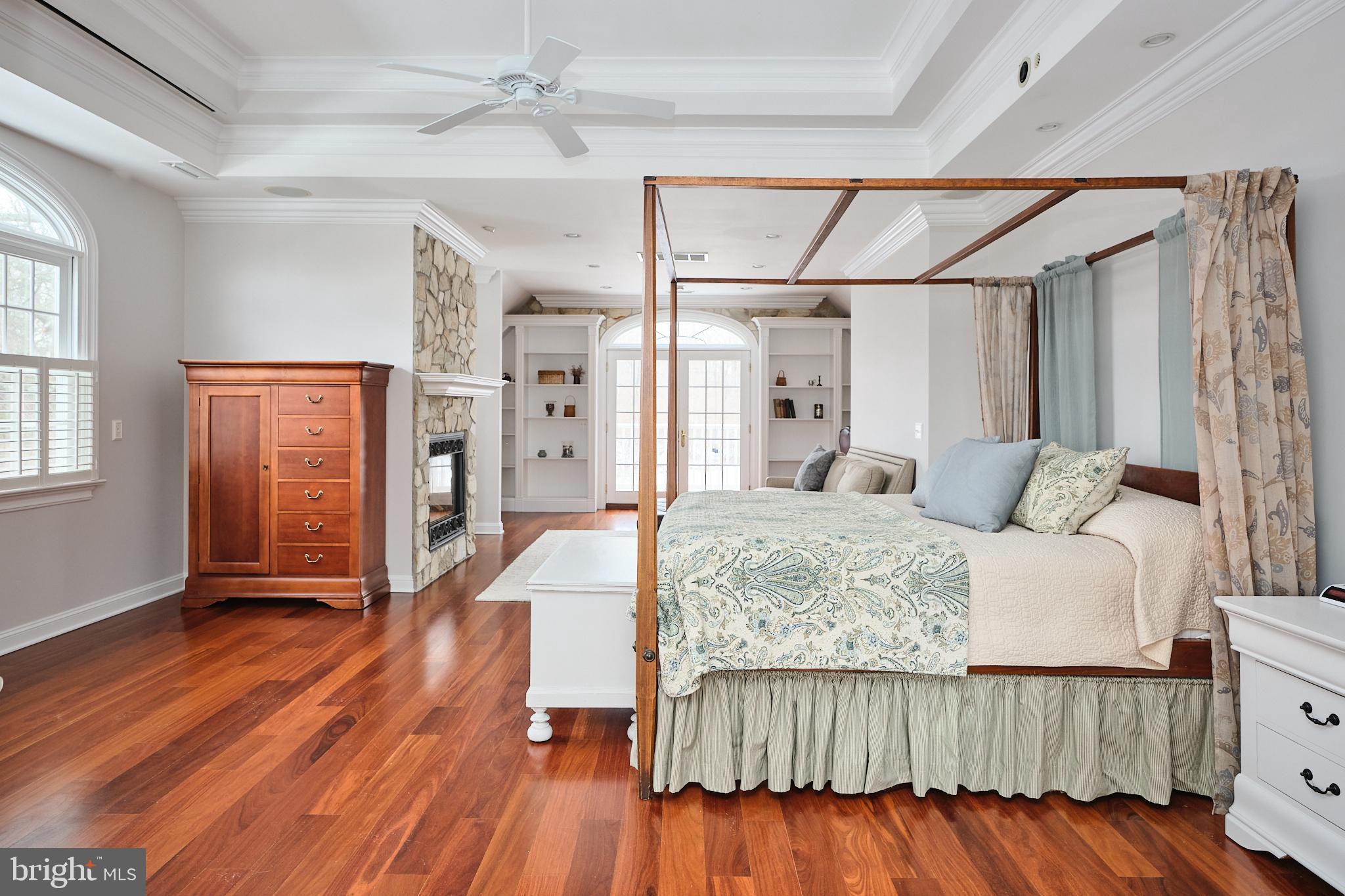 WHITE GATE - Residential