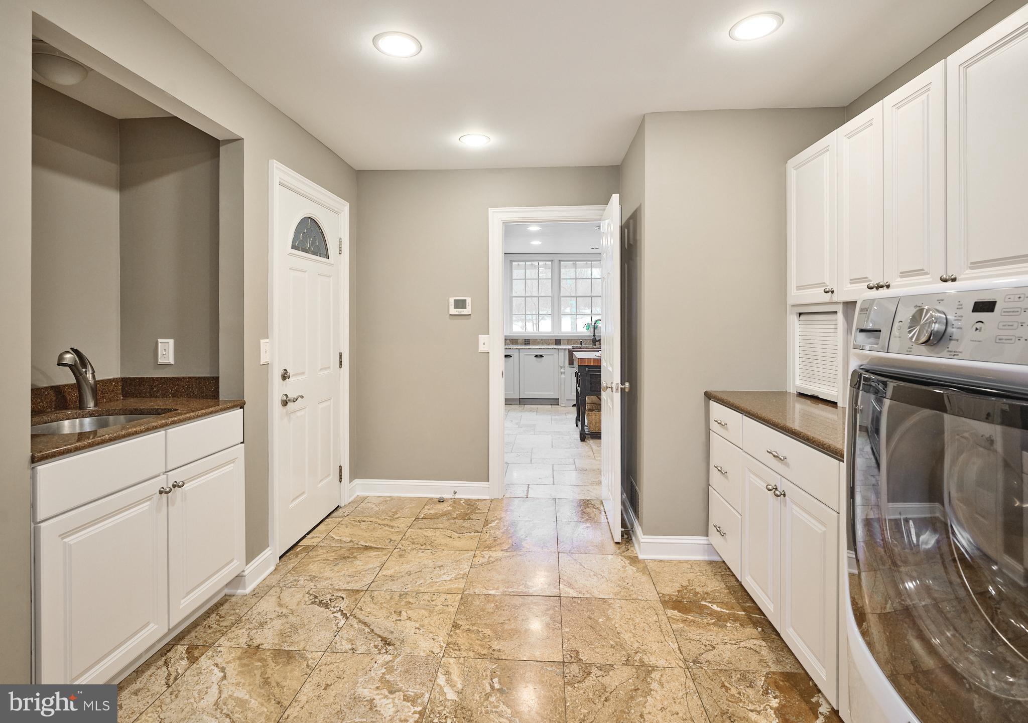 WHITE GATE - Residential