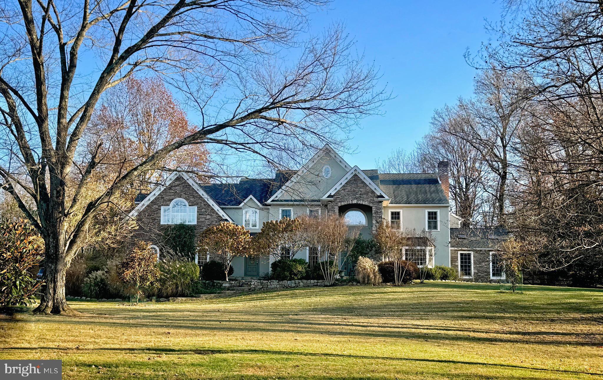 WHITE GATE - Residential