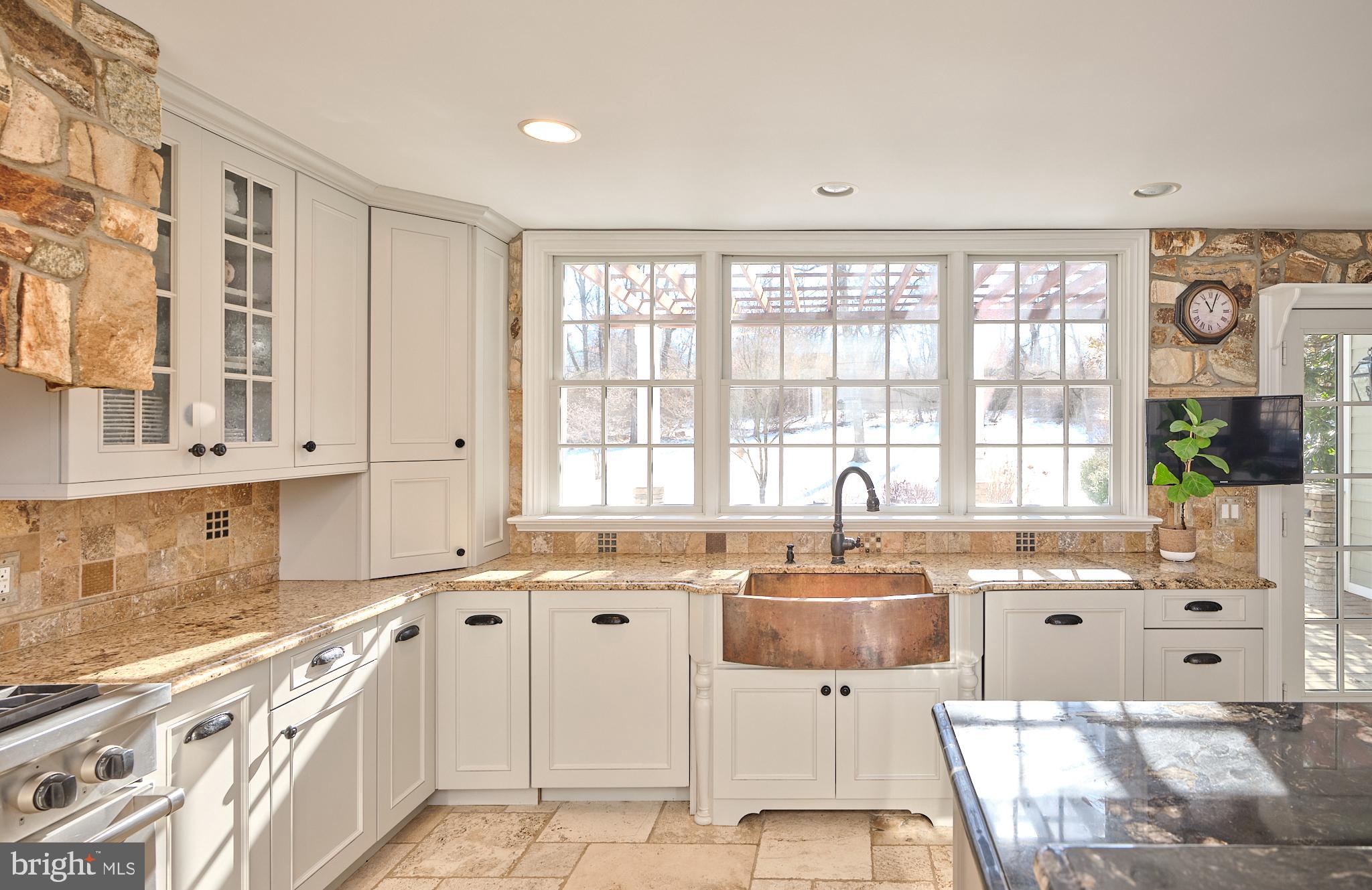 WHITE GATE - Residential