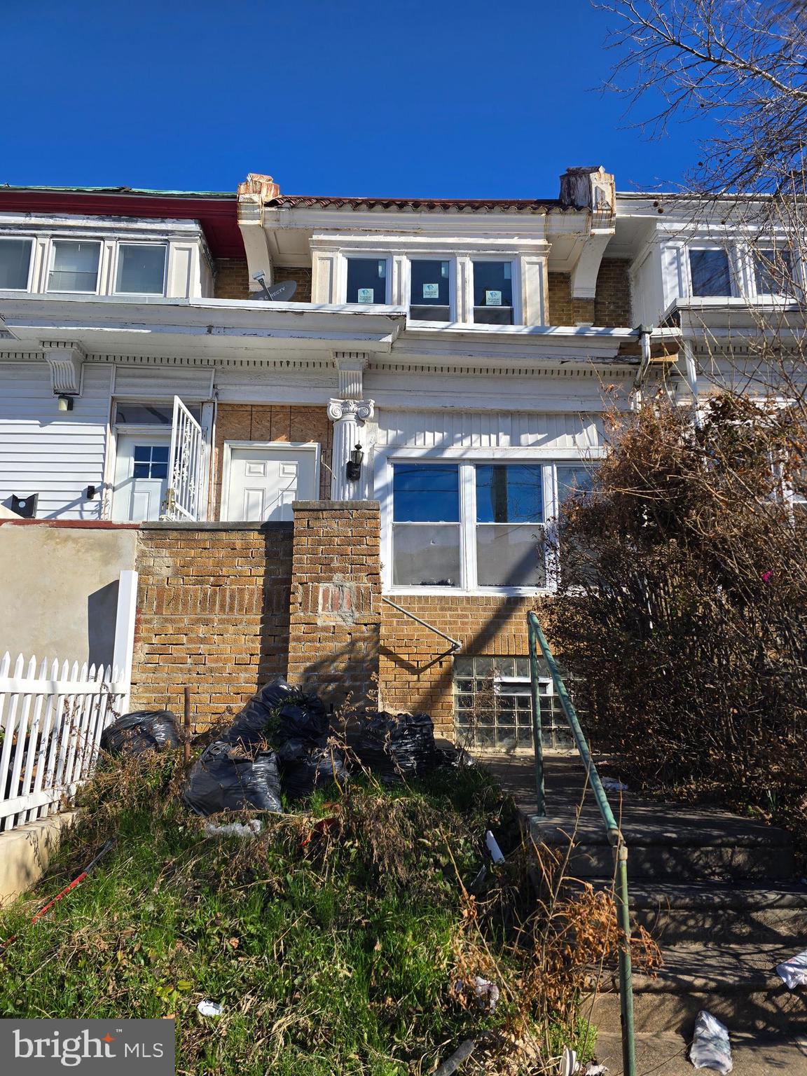 Legal duplex. This an unfinished construction project. Electric, plumbing , HVAC and sheetrock completed. New owner needs to come in finish the work and find new tenants. Please schedule your appointment today