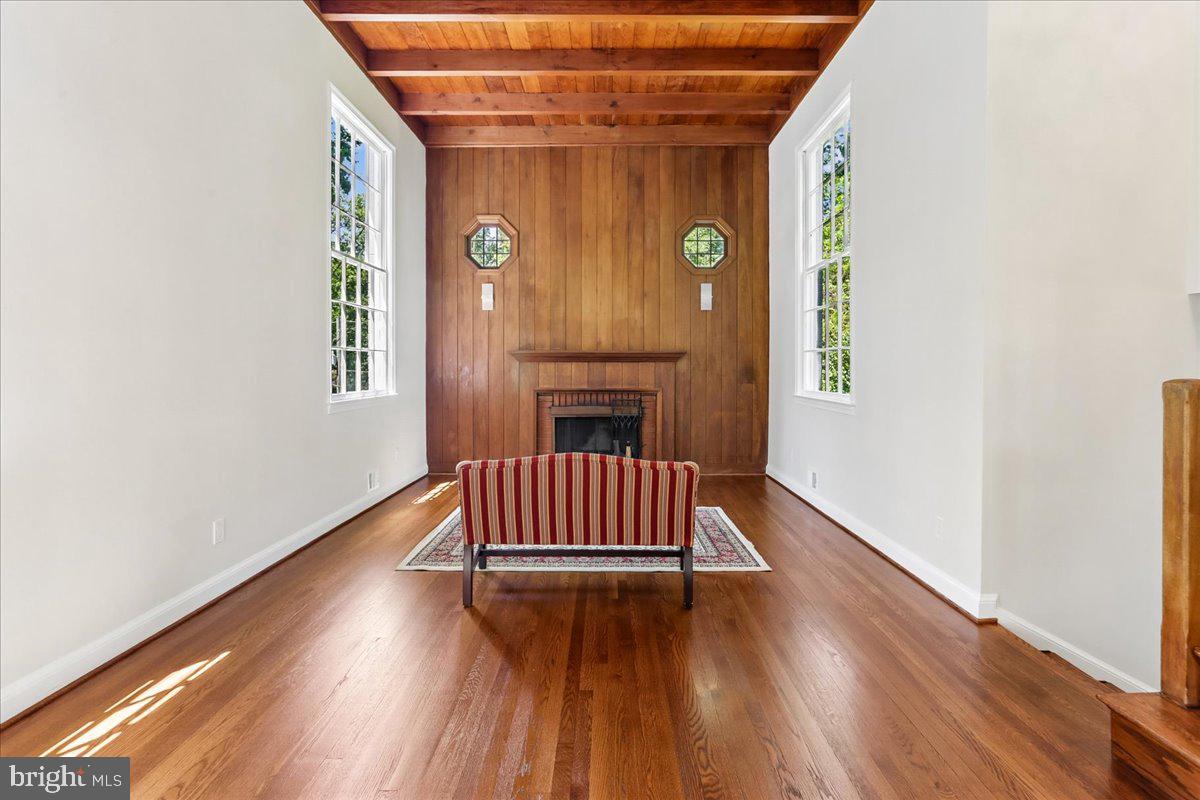 MEADOWOOD - Residential