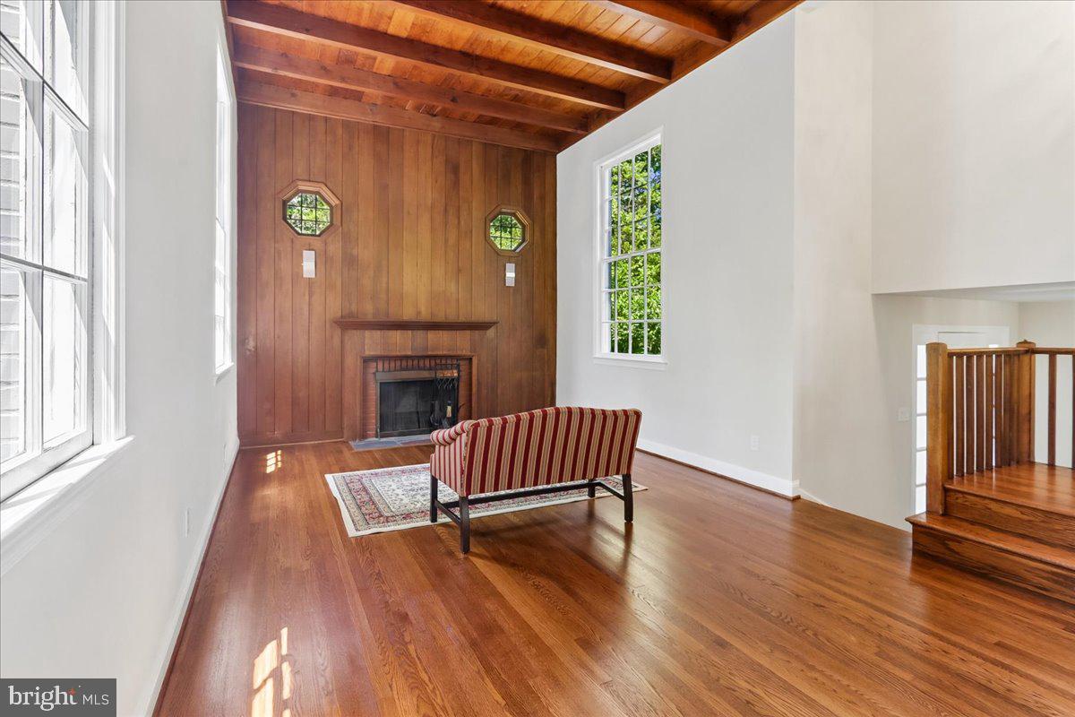 MEADOWOOD - Residential