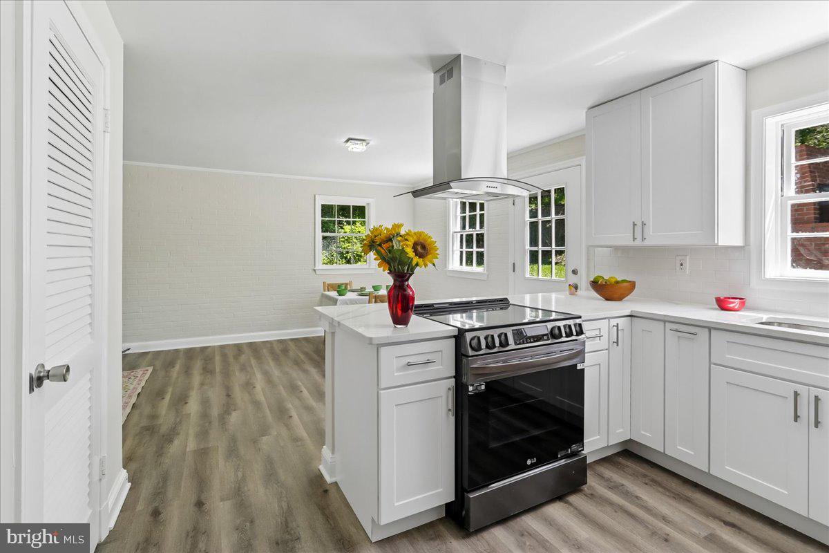 MEADOWOOD - Residential