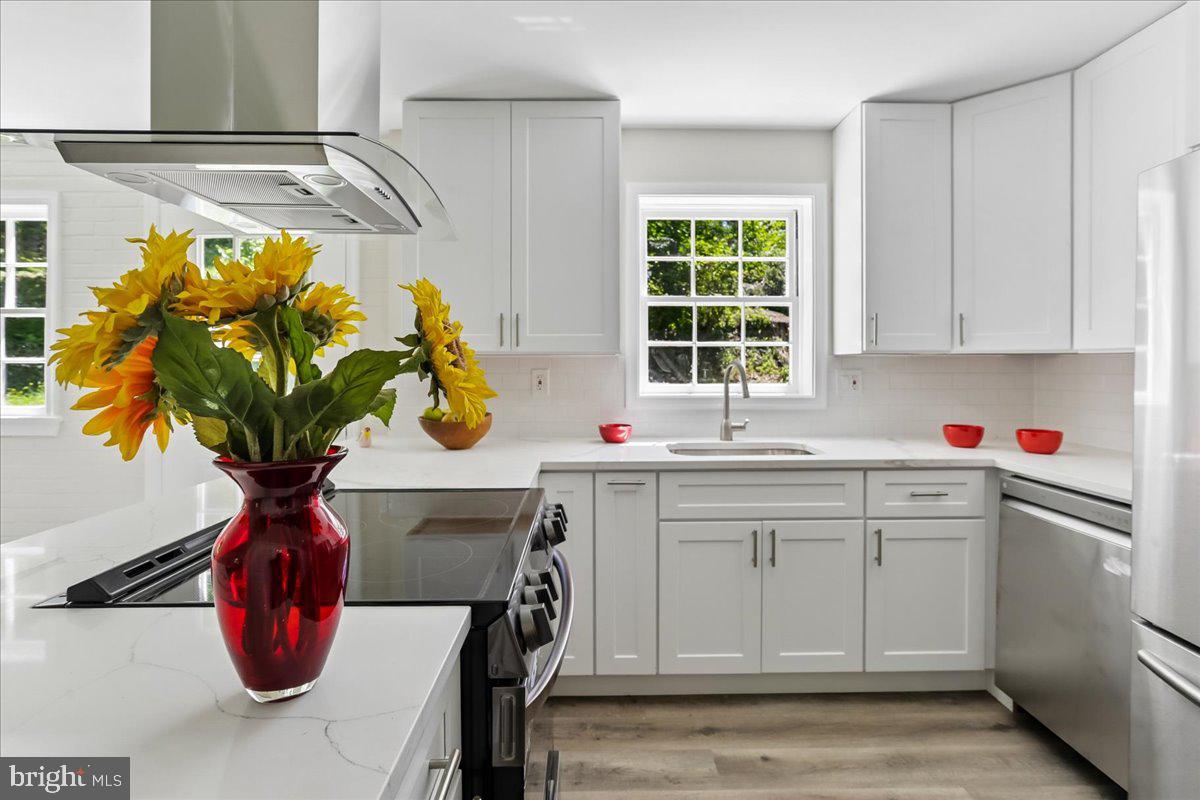 MEADOWOOD - Residential