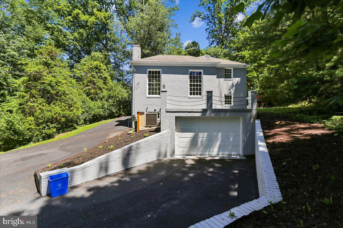MEADOWOOD - Residential