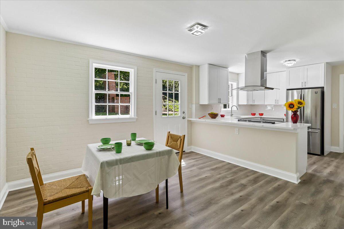 MEADOWOOD - Residential