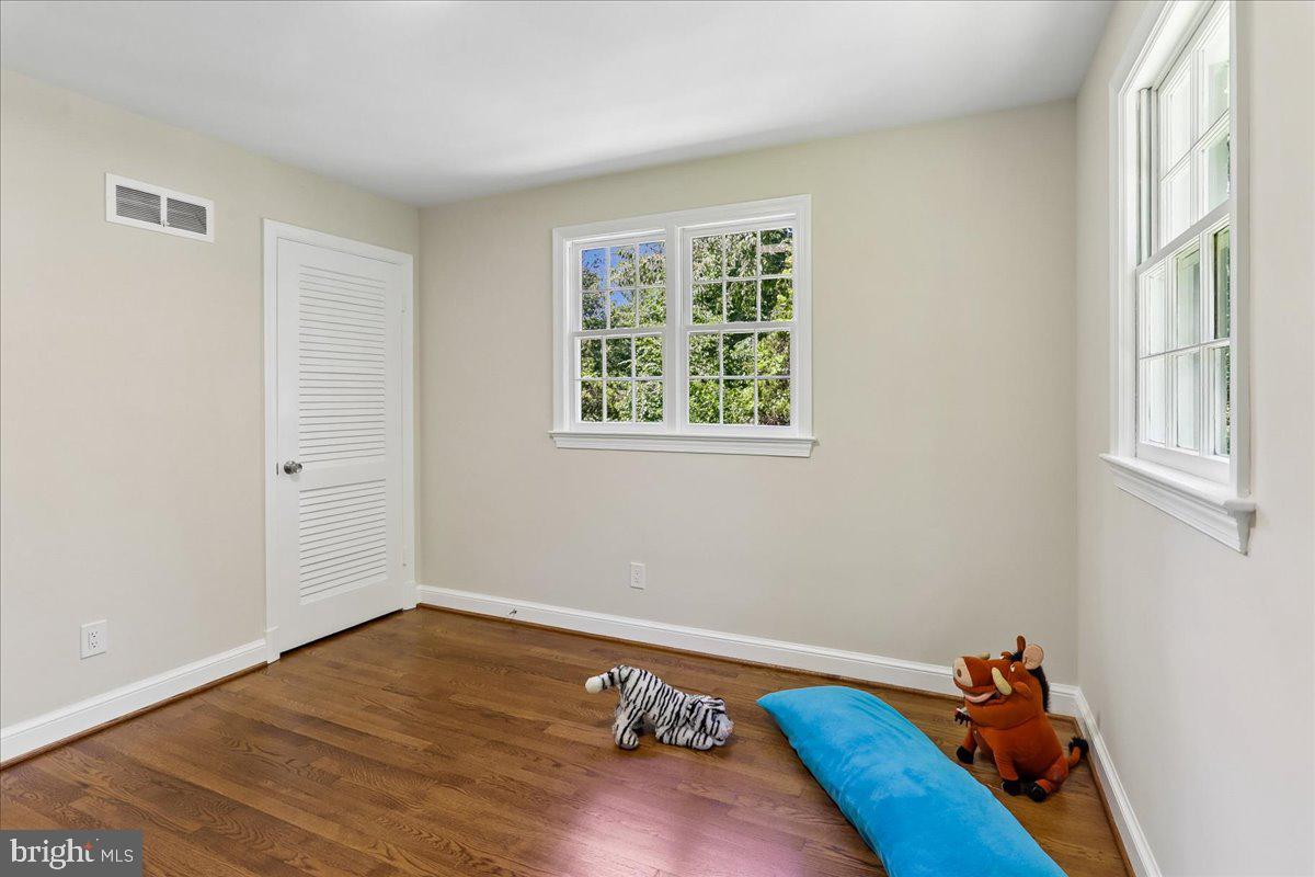 MEADOWOOD - Residential