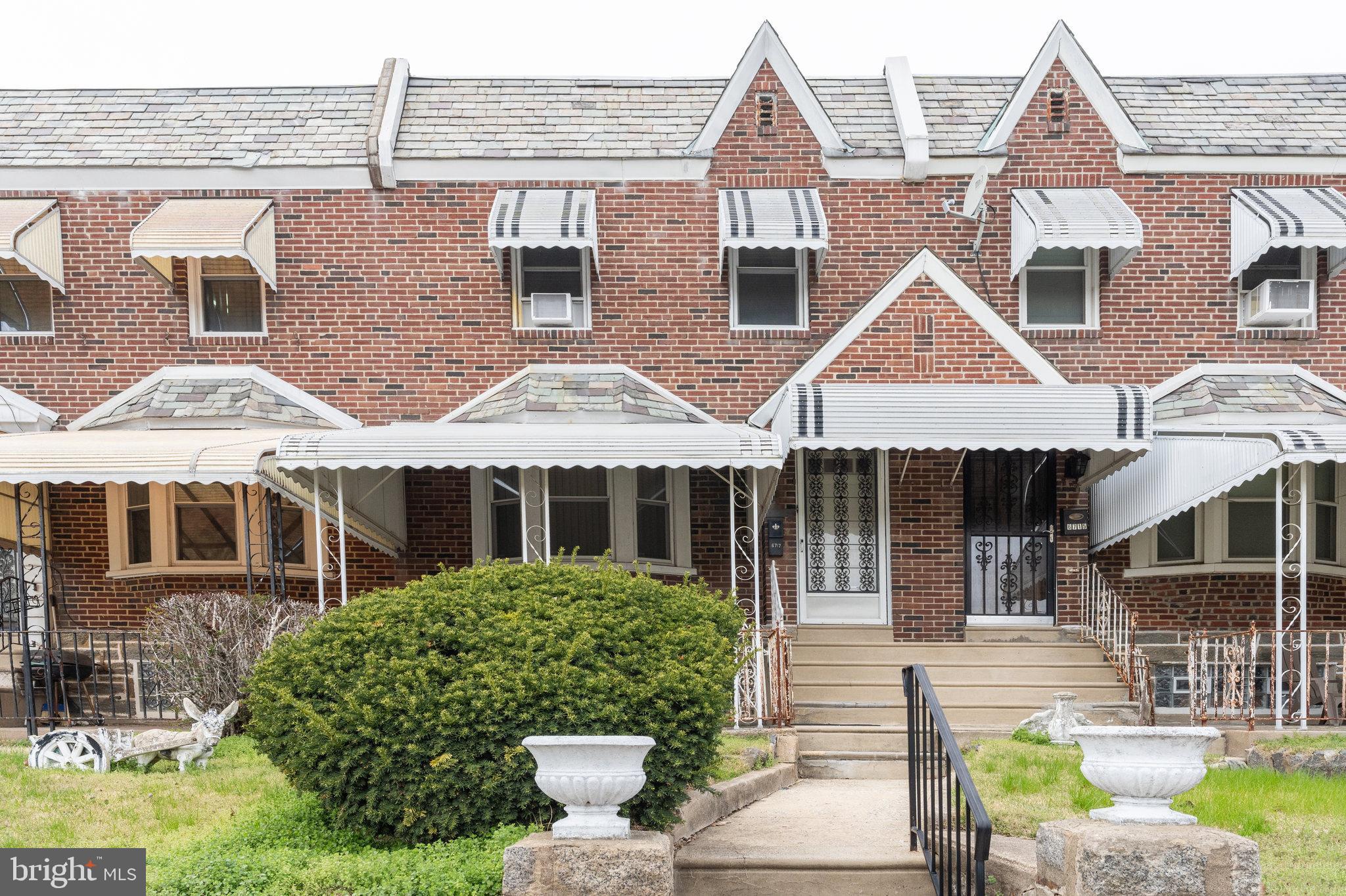 ELMWOOD PARK - Residential