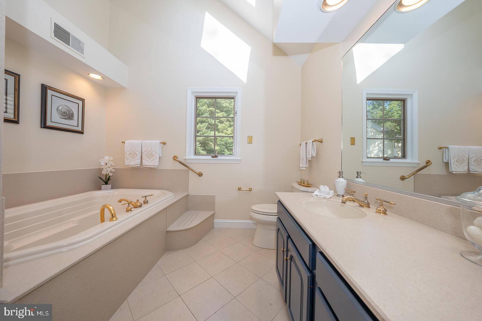 STONEGATE - Residential