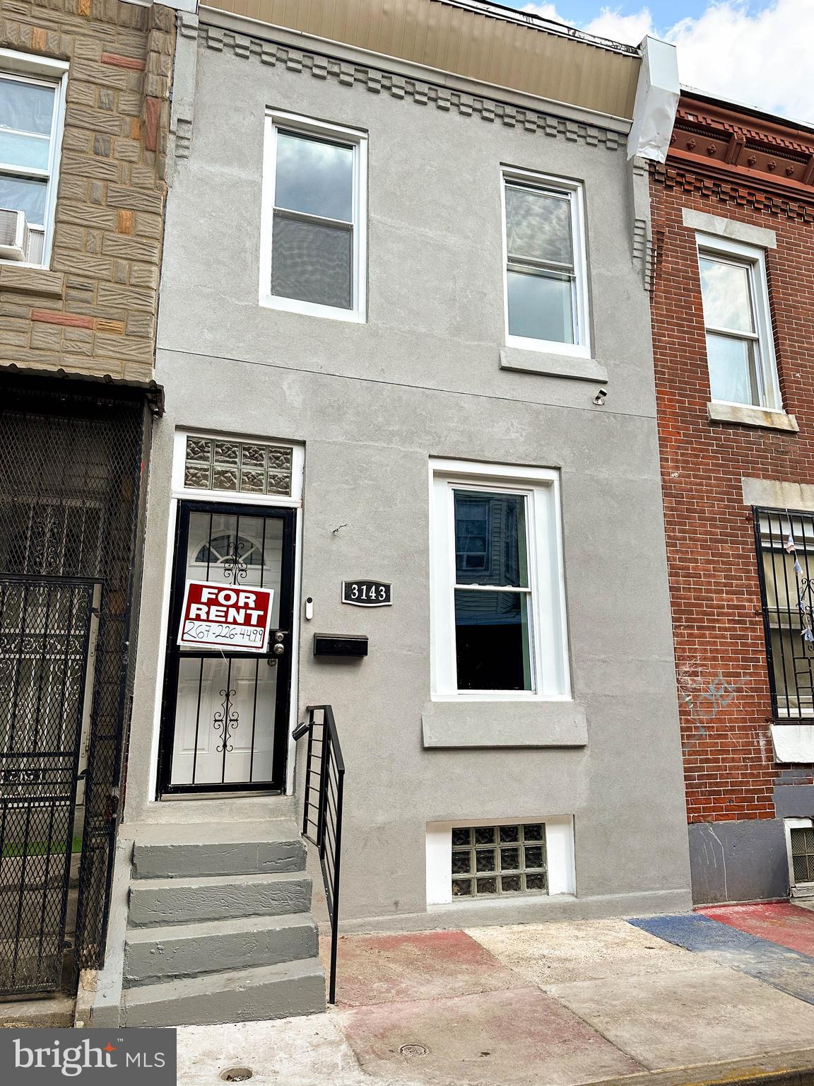 This newly renovated gem boasts 3 cozy bedrooms and a stylishly modern bathroom. Located within walking distance of the El bus station, commuting couldn't be more convenient. Say goodbye to laundromats, as this rental comes complete with a washer and dryer for your convenience.
Imagine coming home to a place where comfort and style meet seamlessly. The bright and airy interior will make you feel instantly at ease, while the sleek finishes and thoughtful details add a touch of sophistication. Whether you're hosting friends or enjoying a quiet evening in, this house is perfect for creating lasting memories.
But wait, there's more! The reasonable price of just $1300 makes this rental an absolute steal. Plus, the owner is flexible on the credit score requirement, preferring a 600 credit score but understanding that life happens. So don't let that hold you back!
Act now to secure this amazing opportunity. First month's rent, last month's rent, and a security deposit are due upon move-in. Don't miss out on the chance to make this wonderful house your new home. Contact us today and start living the Kensington lifestyle you've always dreamed of!