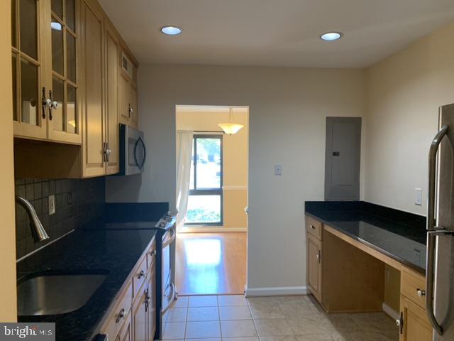 PARK TERRACE COND - Residential Lease