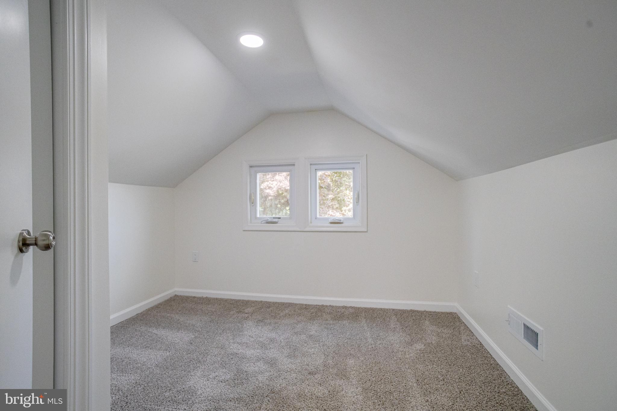 HILLCREST - Residential