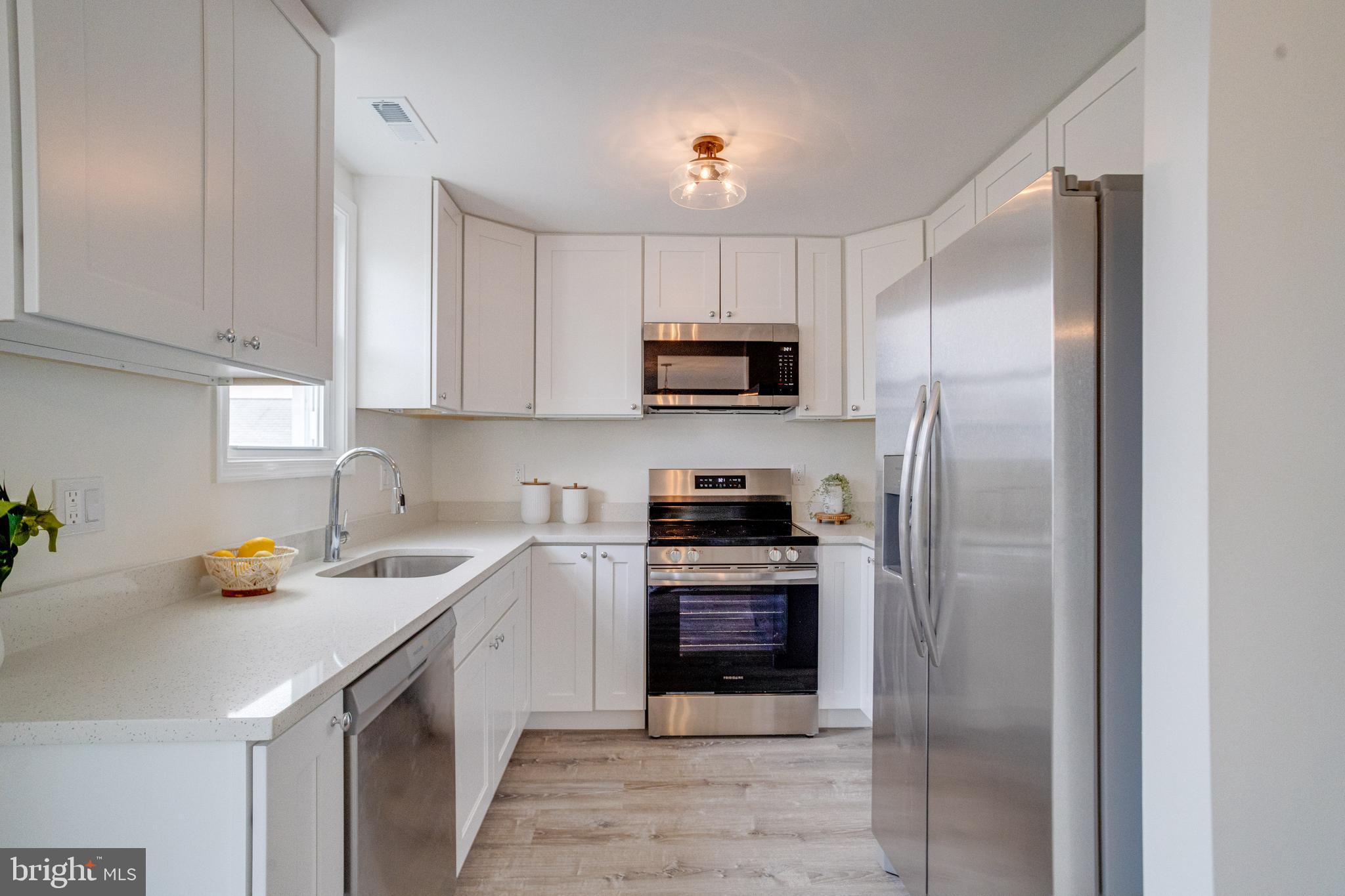 HILLCREST - Residential