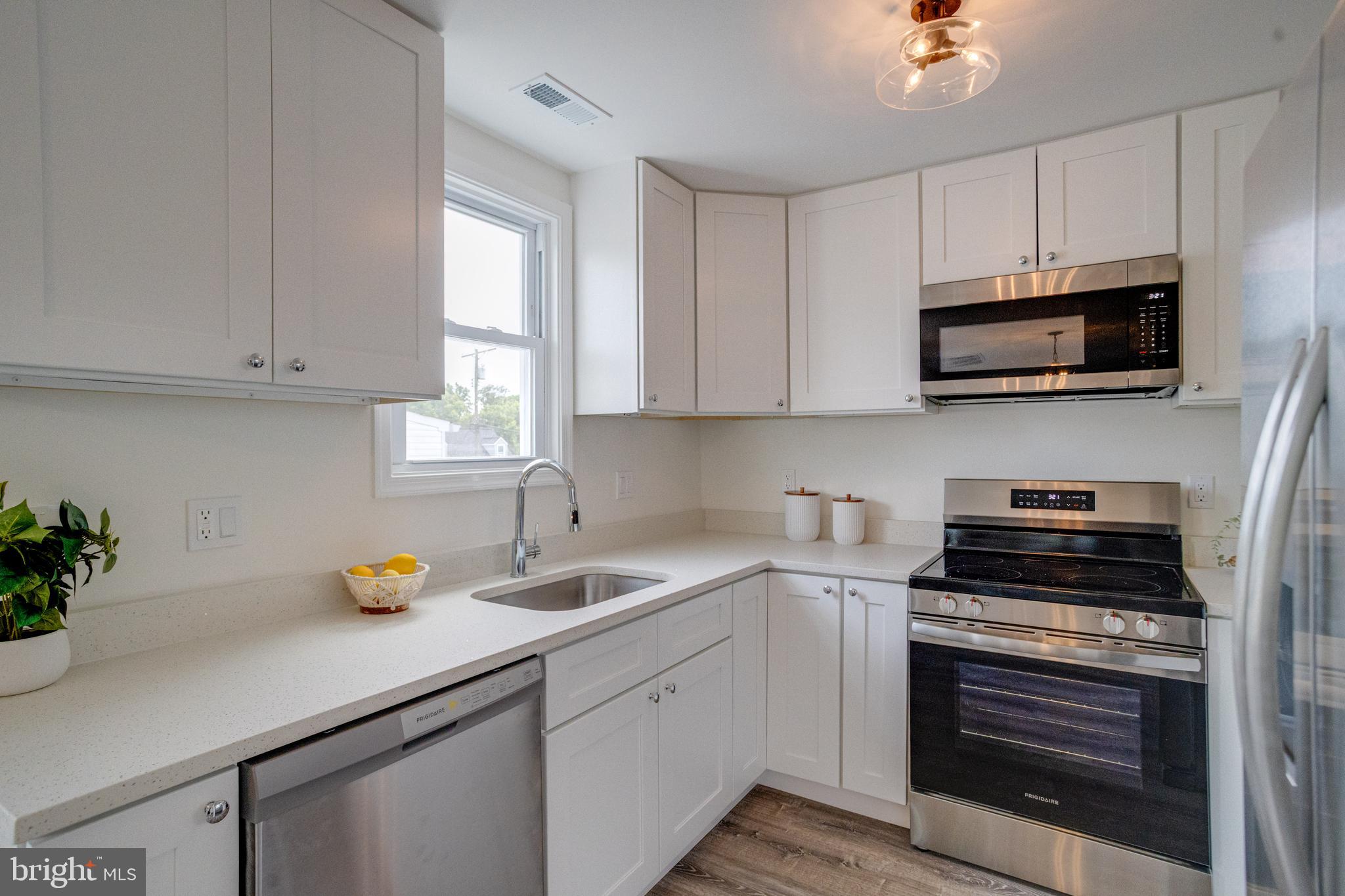 HILLCREST - Residential