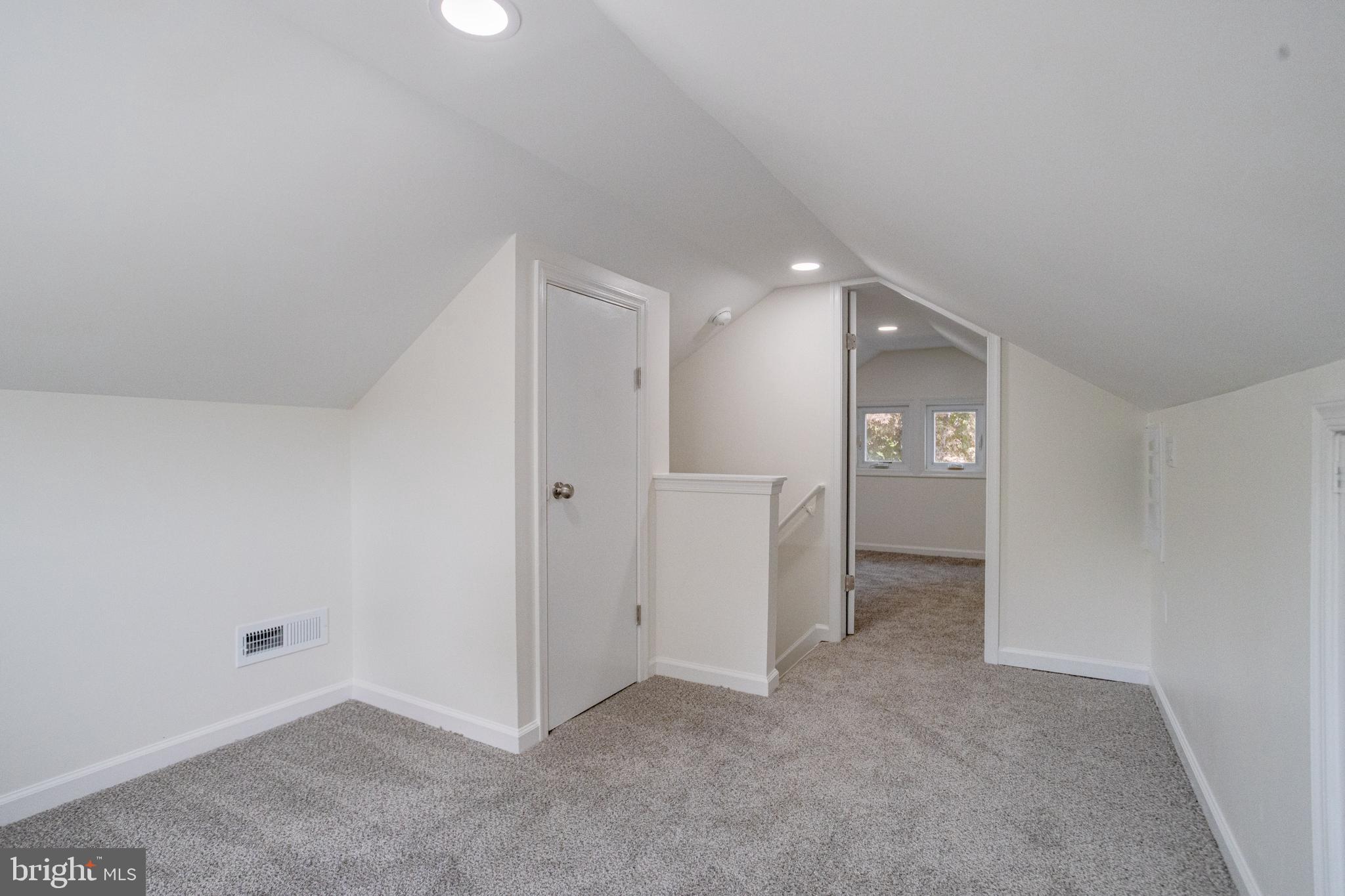 HILLCREST - Residential