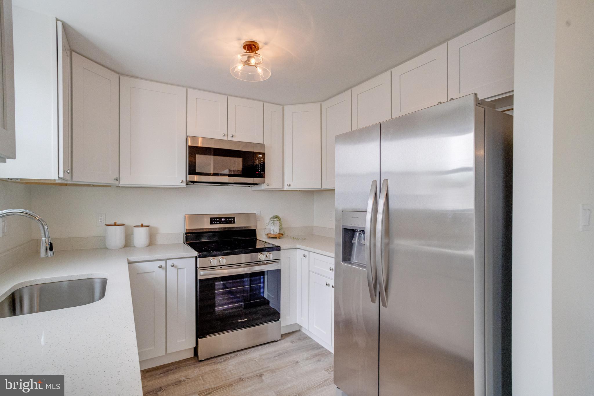 HILLCREST - Residential