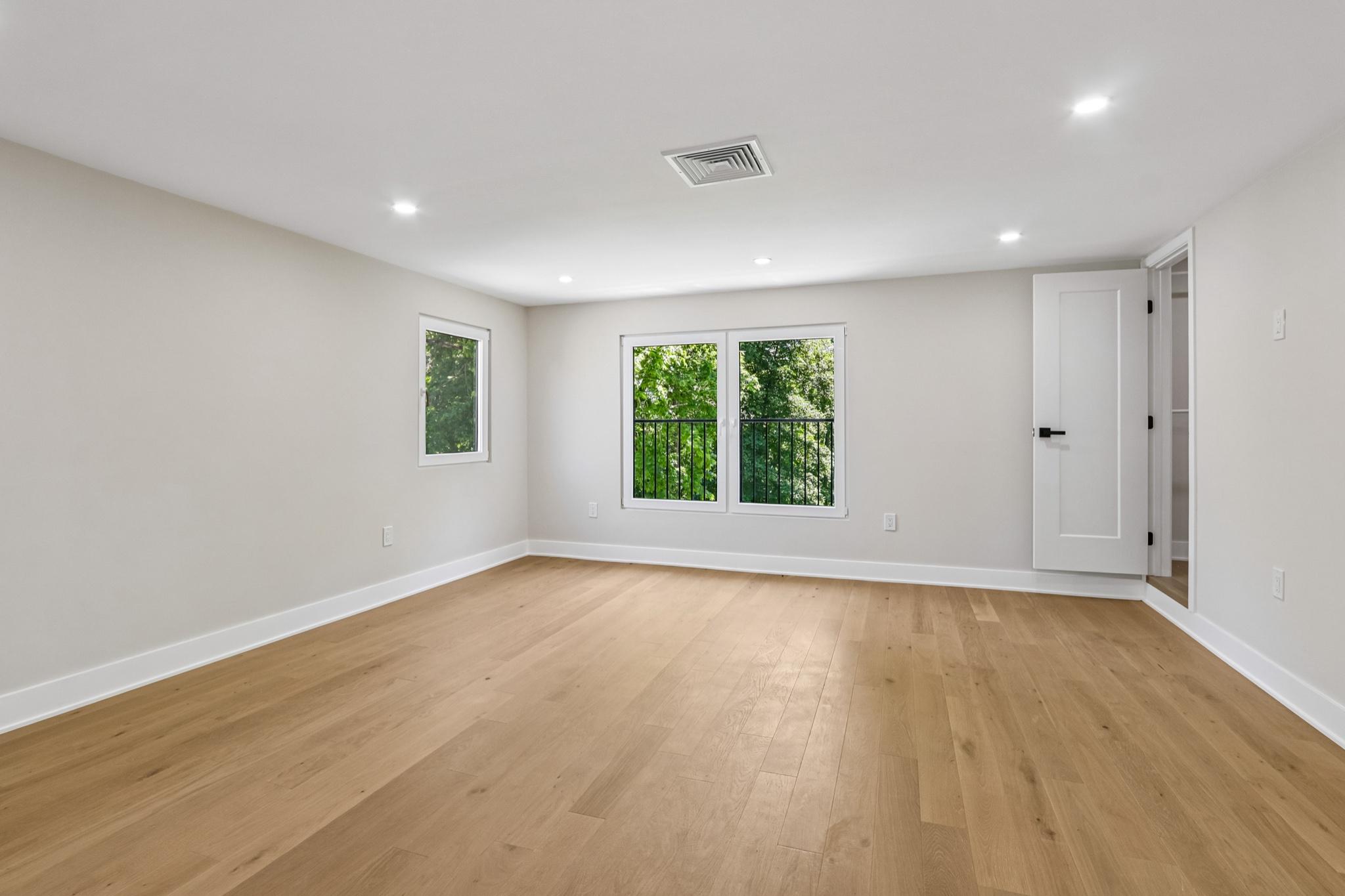 HILLCRESTSHIRE - Residential