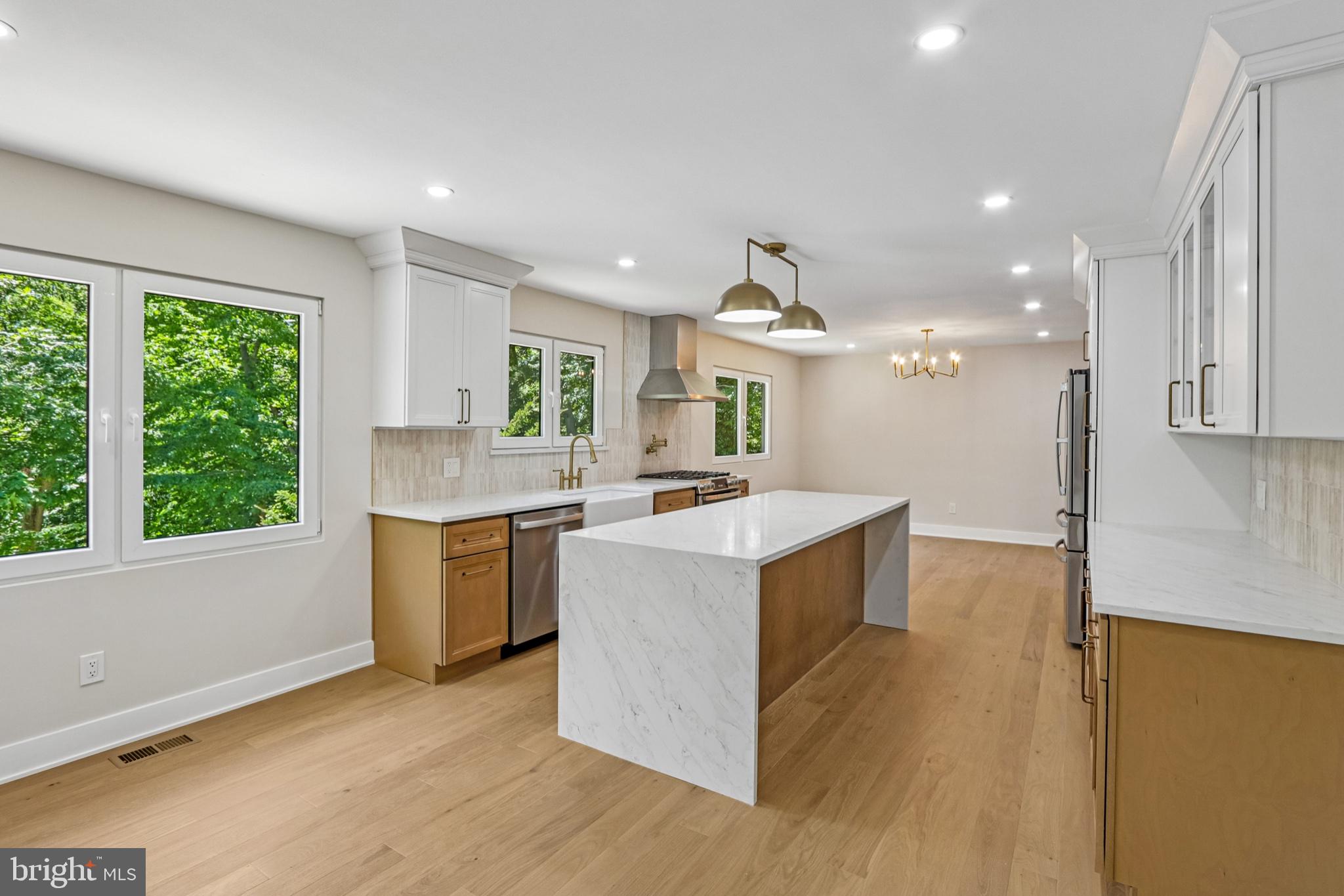 HILLCRESTSHIRE - Residential
