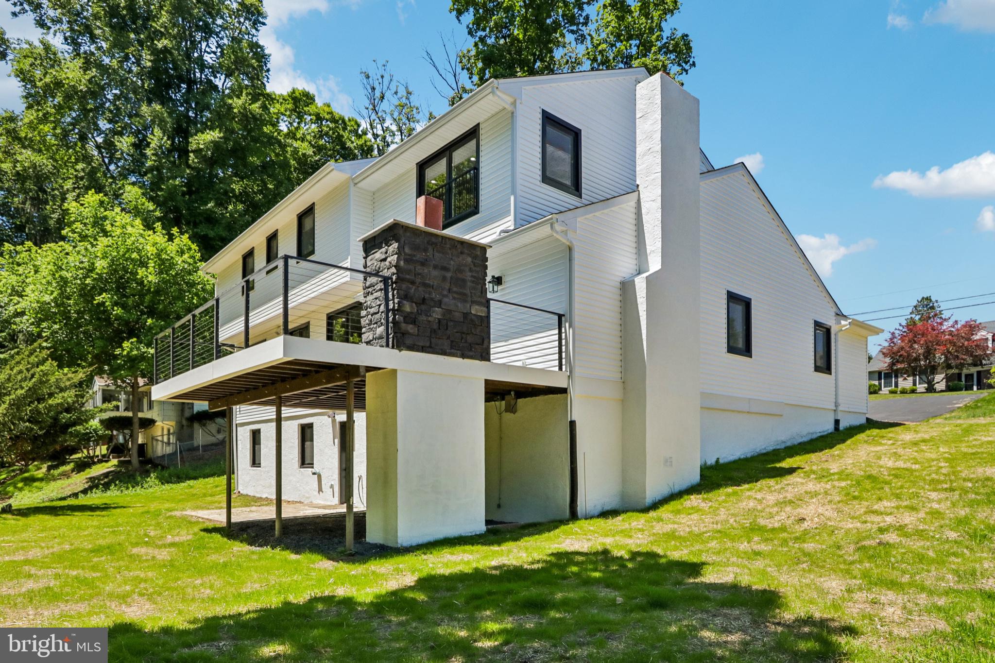 HILLCRESTSHIRE - Residential