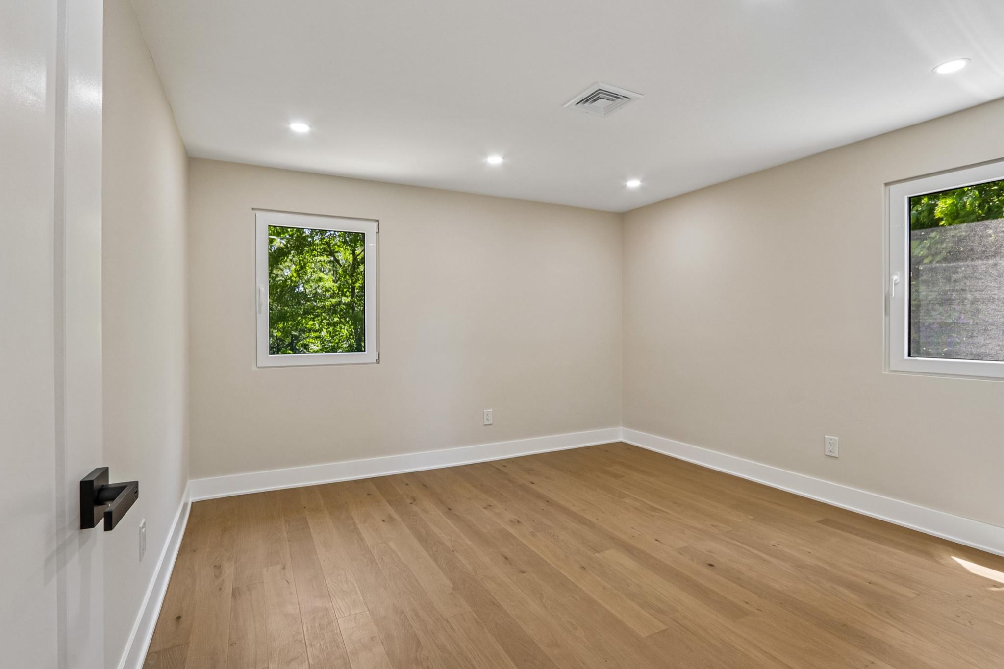 HILLCRESTSHIRE - Residential