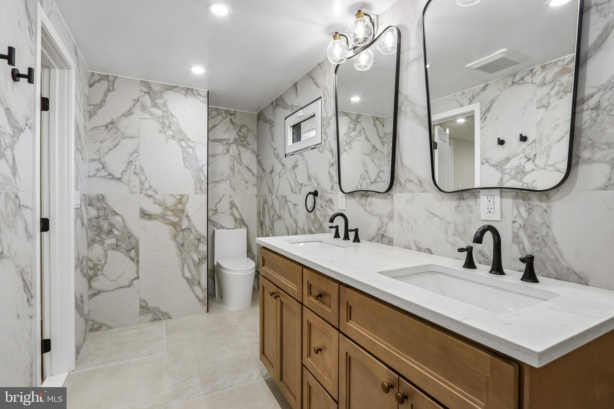 HILLCRESTSHIRE - Residential