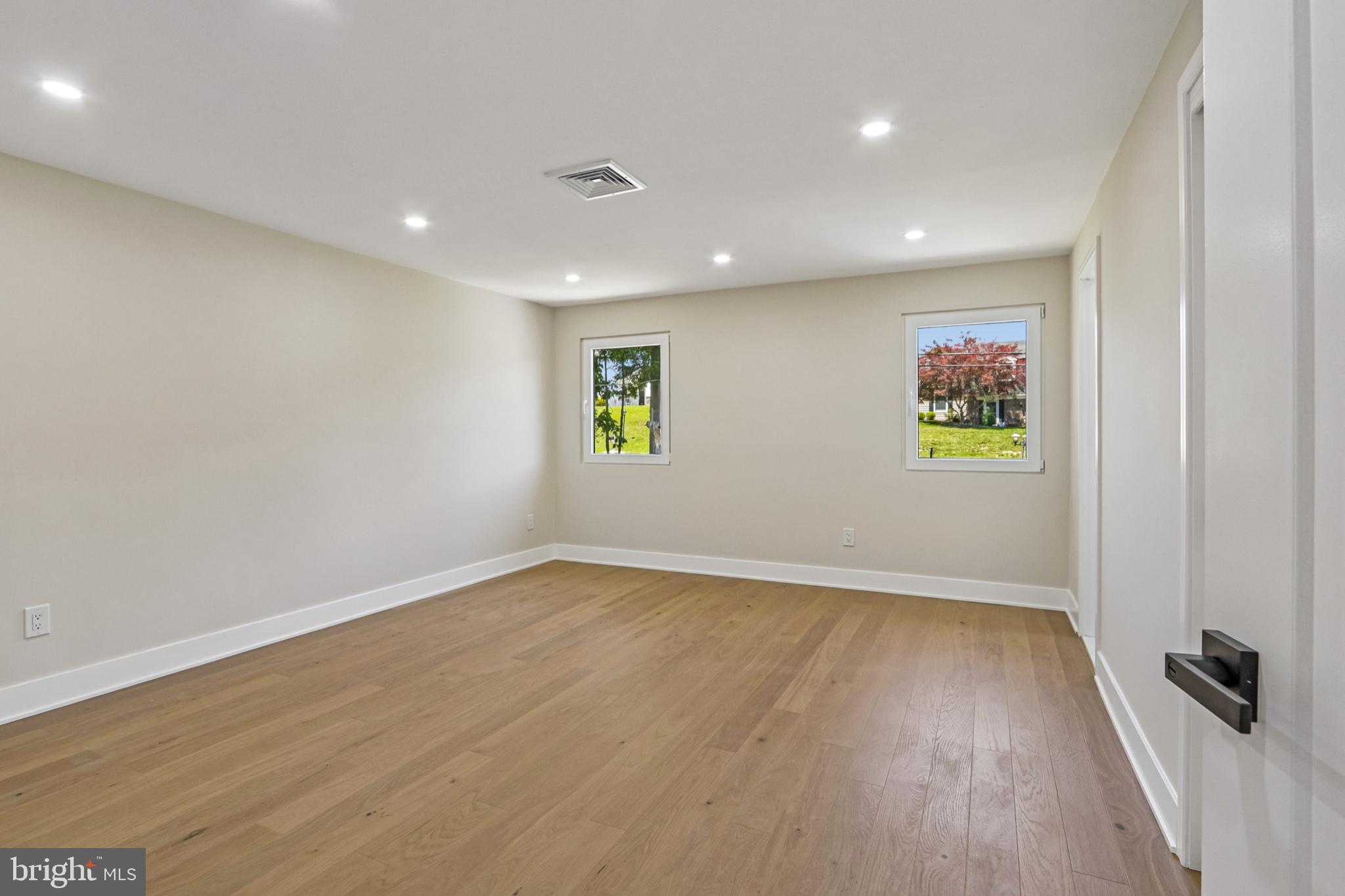 HILLCRESTSHIRE - Residential