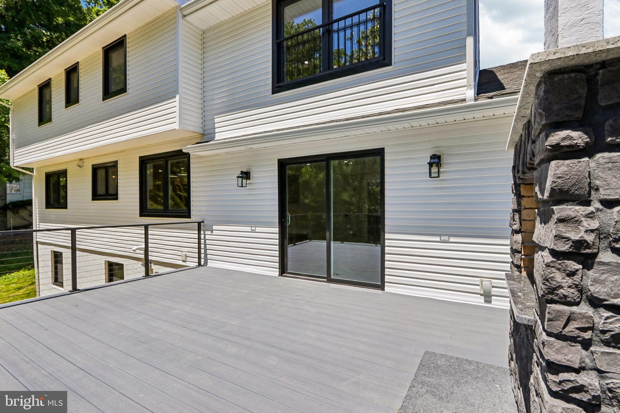 HILLCRESTSHIRE - Residential