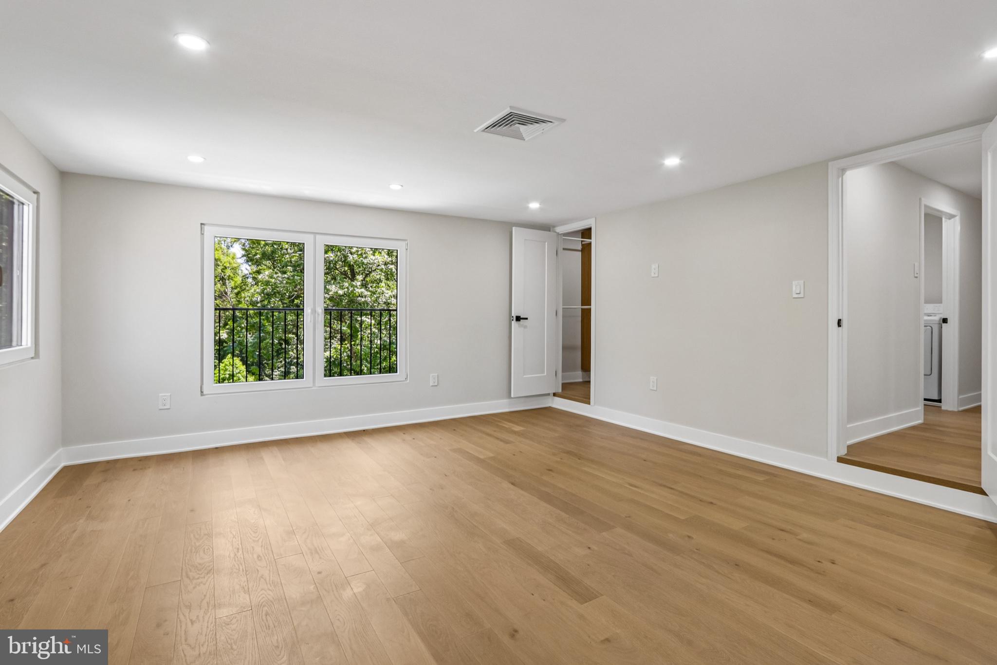 HILLCRESTSHIRE - Residential