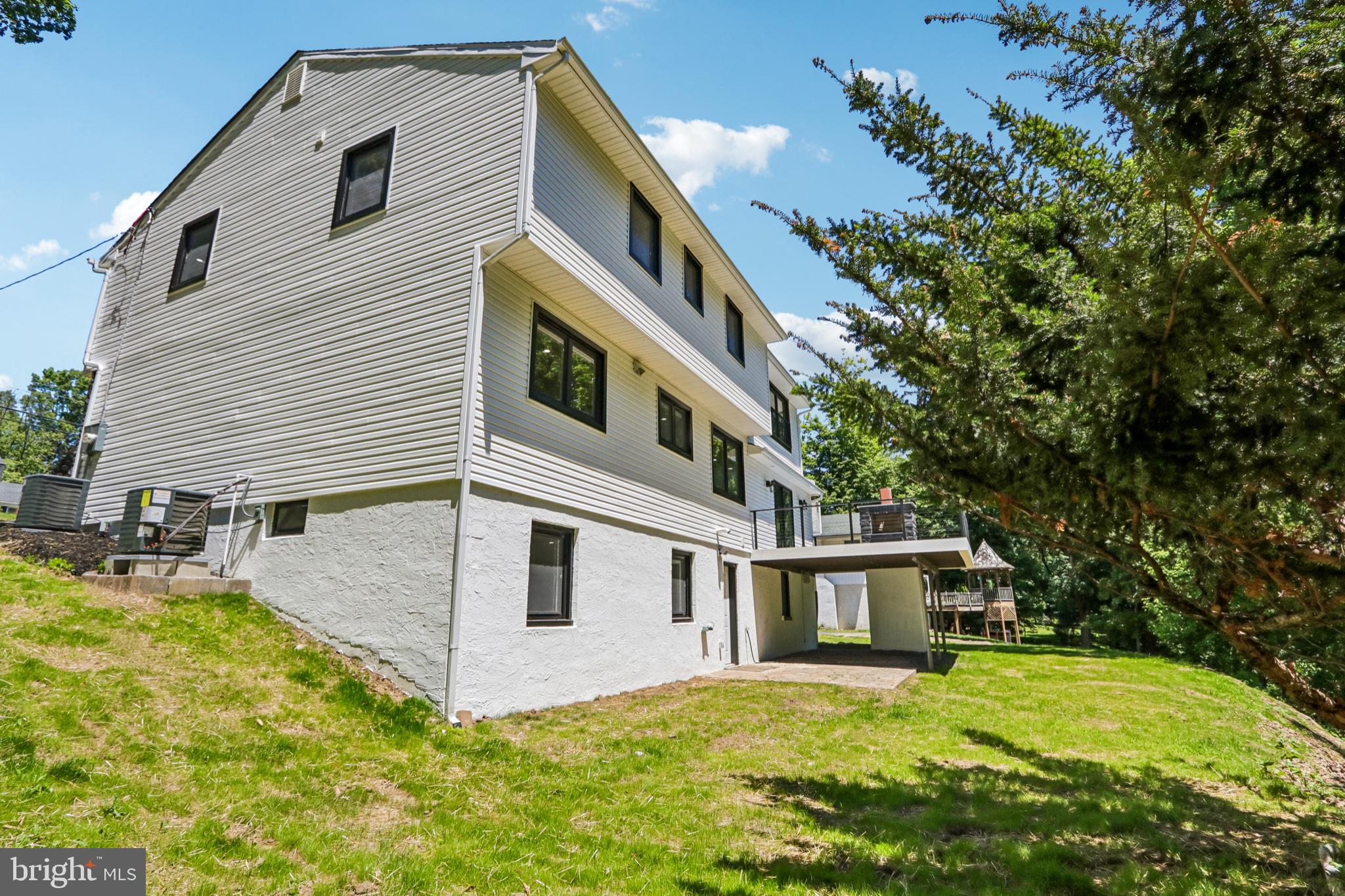 HILLCRESTSHIRE - Residential