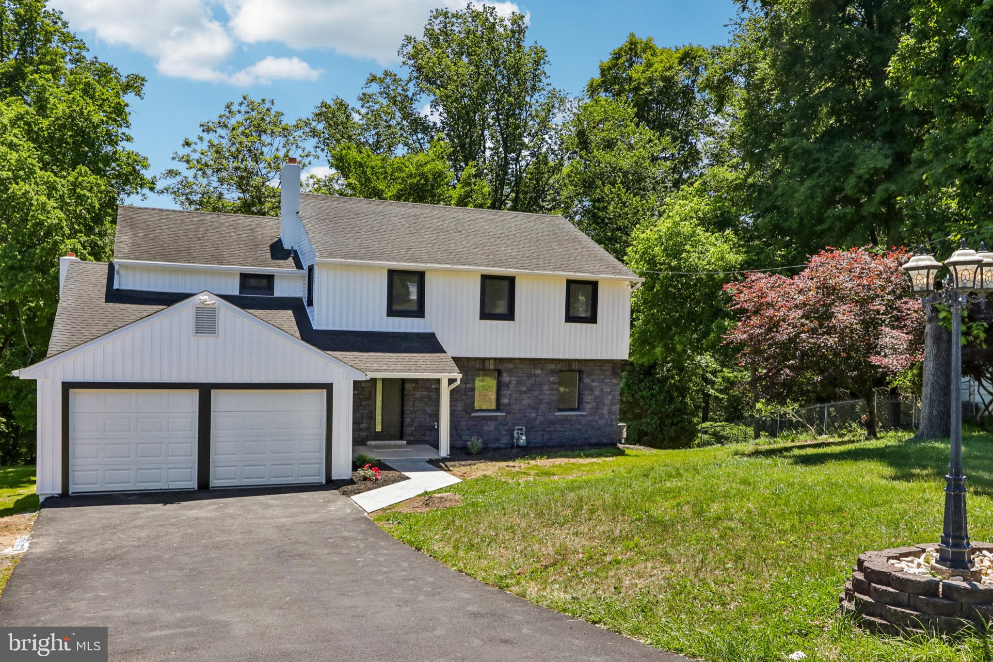 HILLCRESTSHIRE - Residential