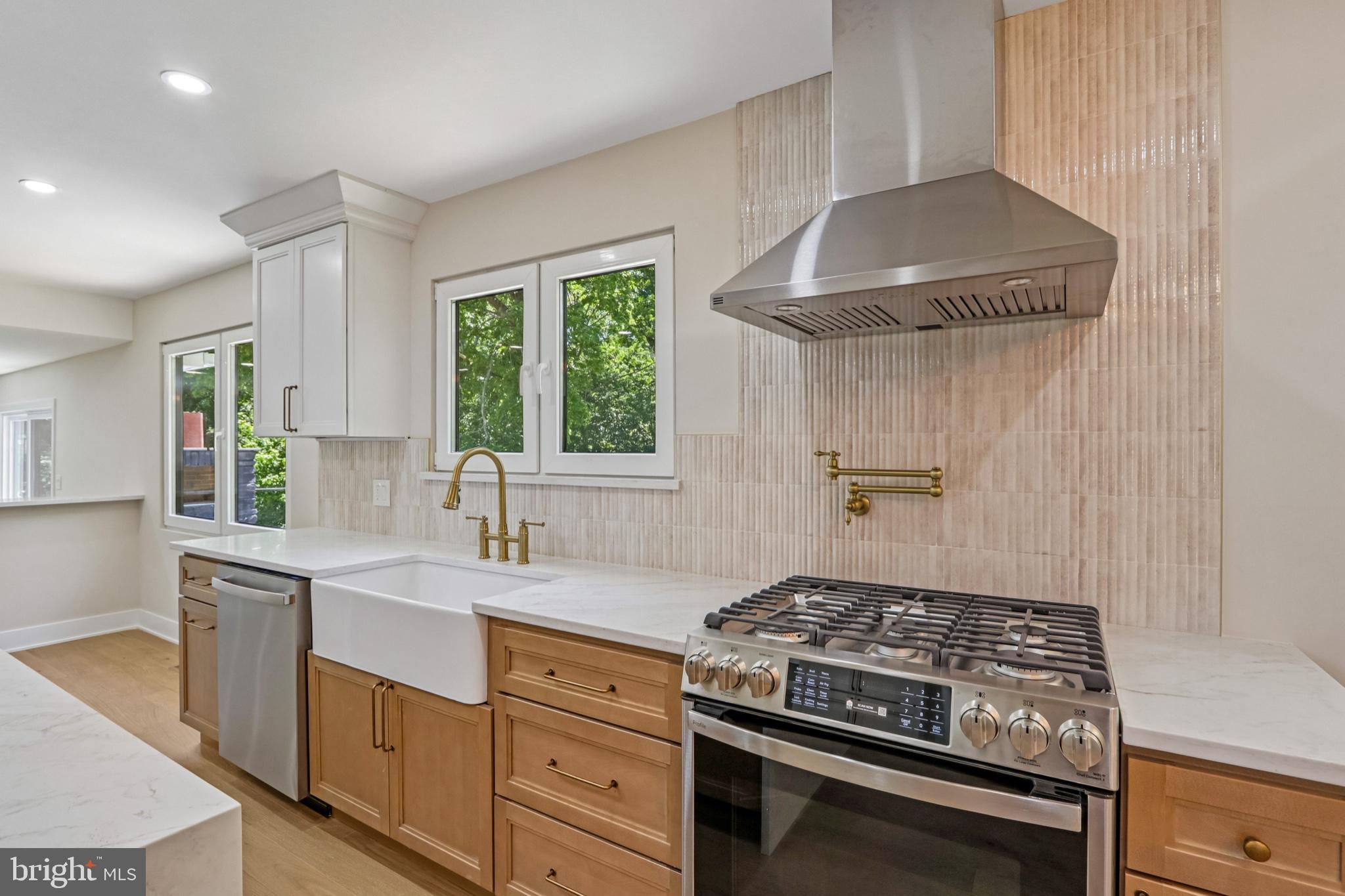 HILLCRESTSHIRE - Residential