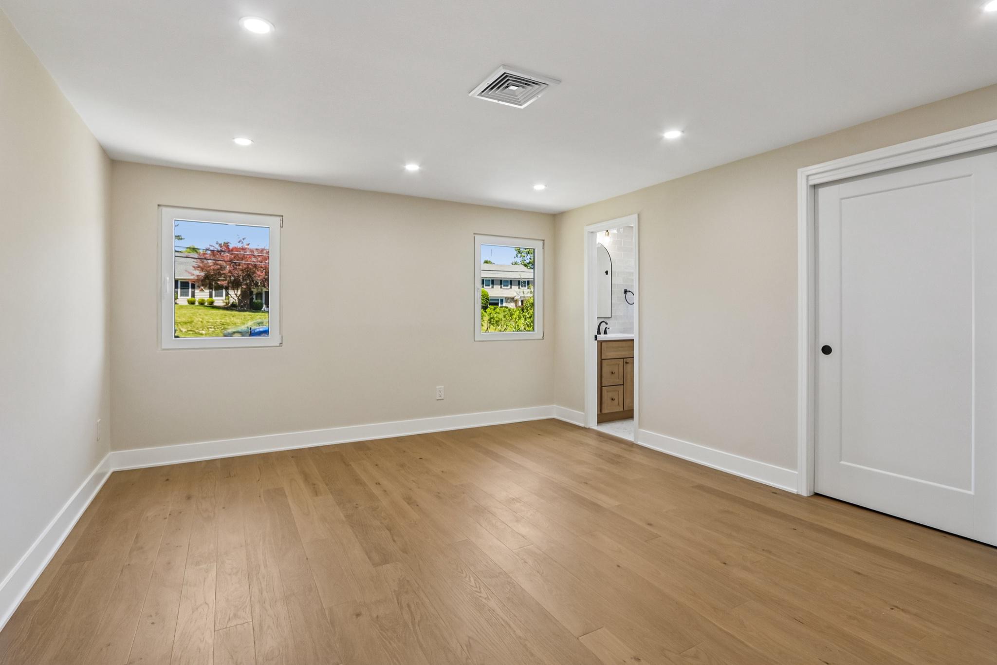 HILLCRESTSHIRE - Residential