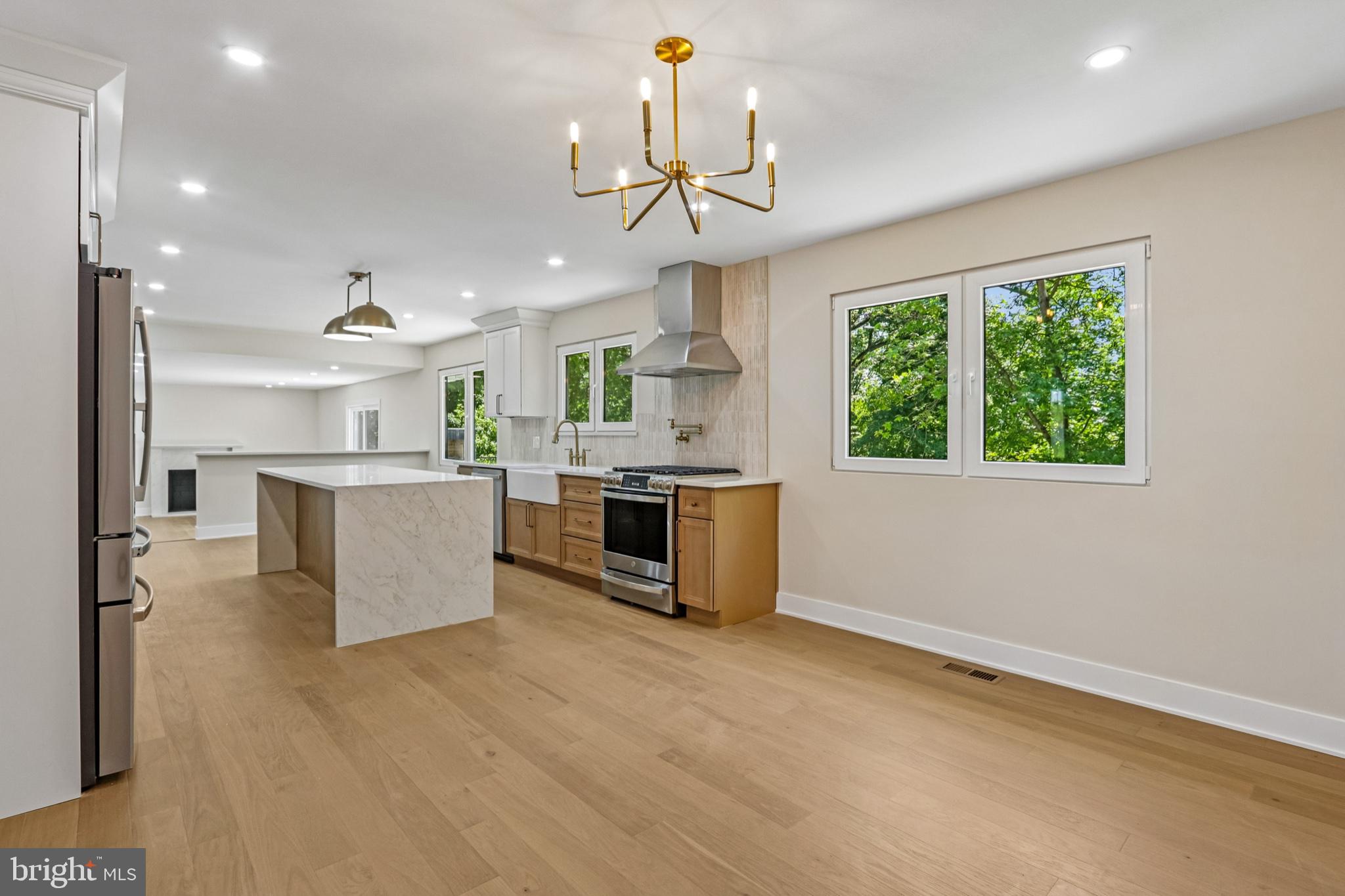 HILLCRESTSHIRE - Residential