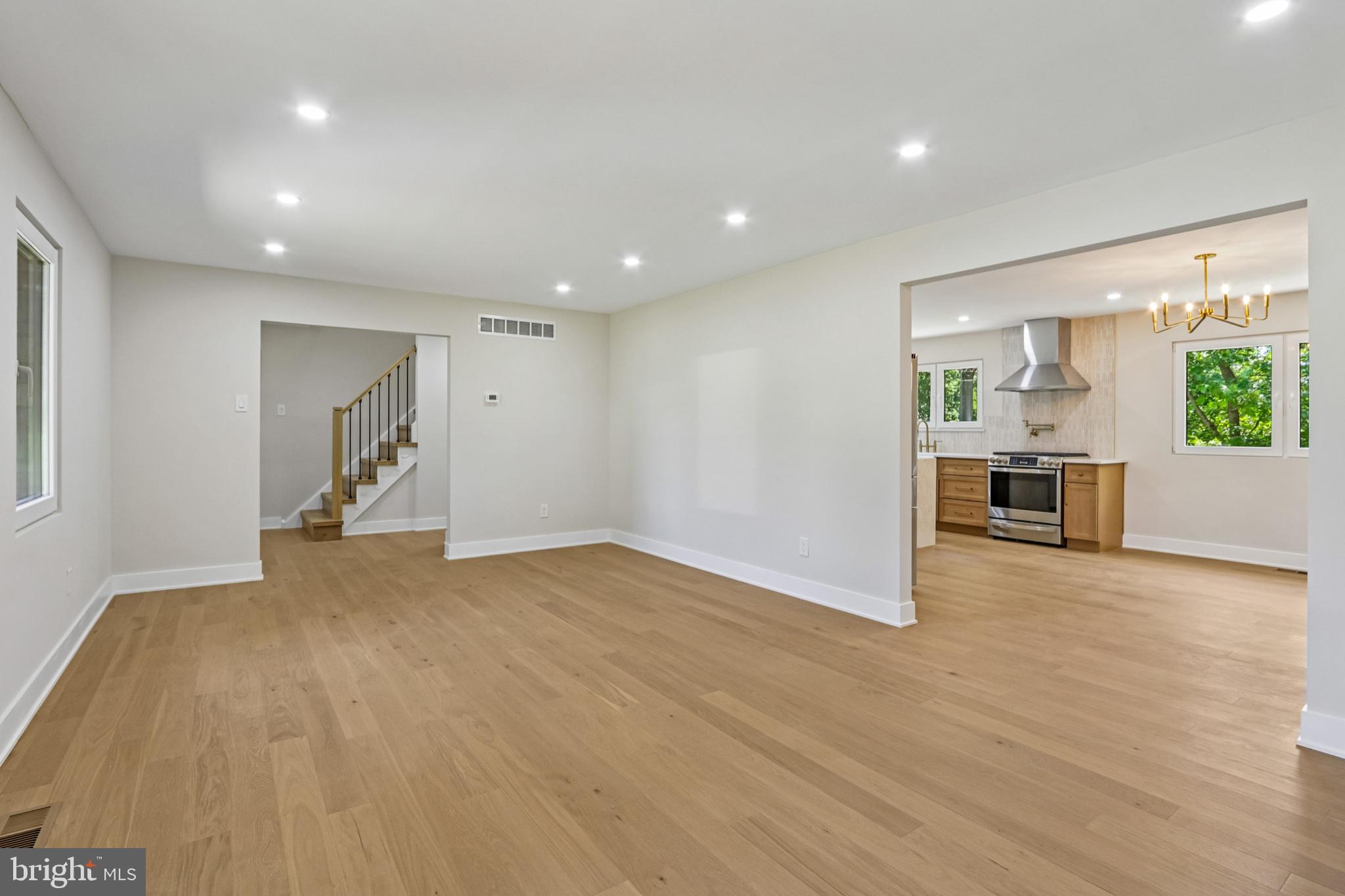 HILLCRESTSHIRE - Residential