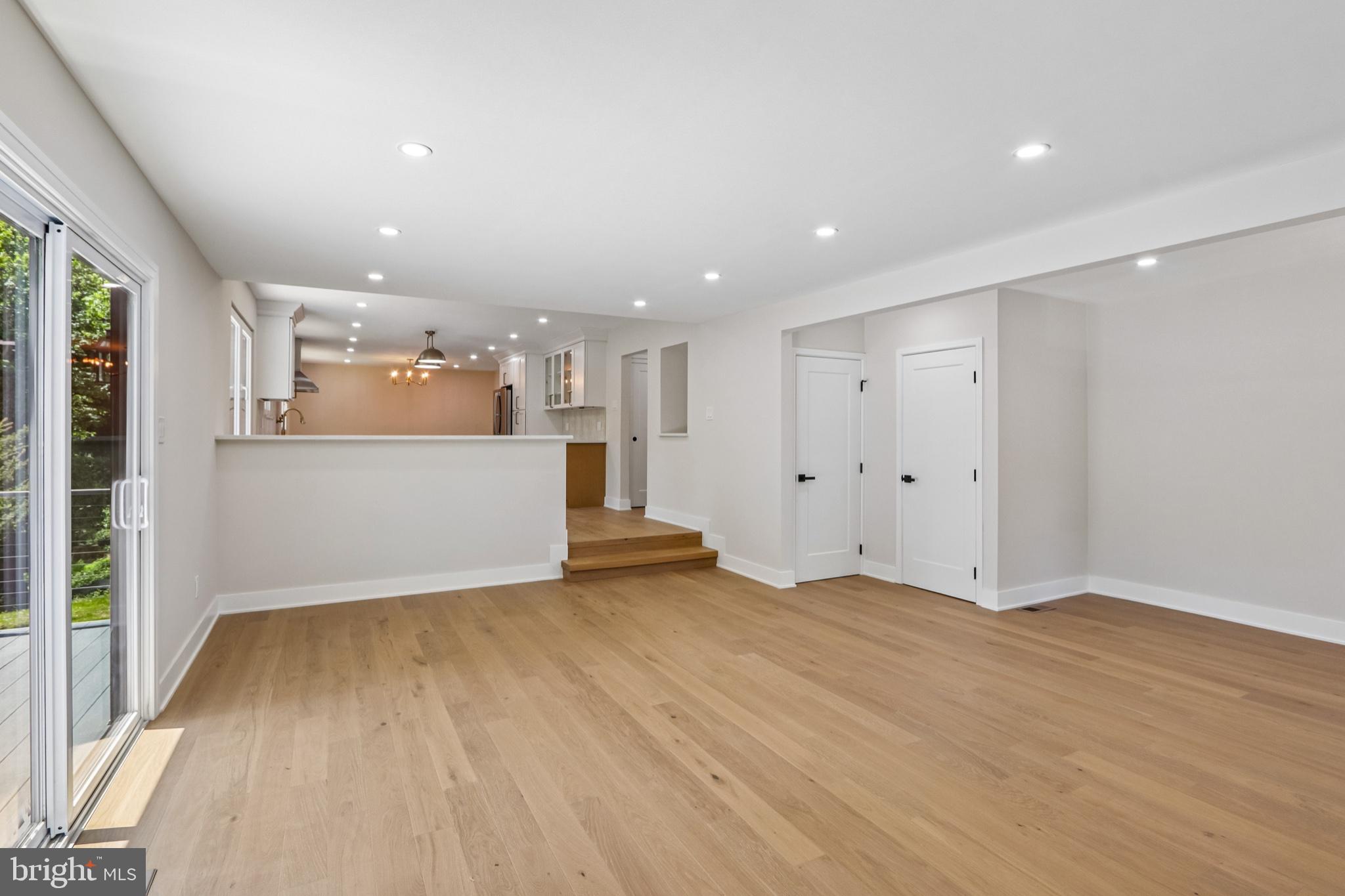 HILLCRESTSHIRE - Residential